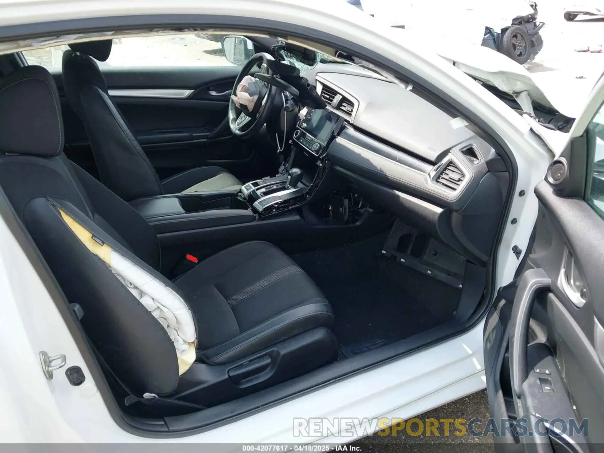 5 Photograph of a damaged car 2HGFC4B8XKH308272 HONDA CIVIC 2019