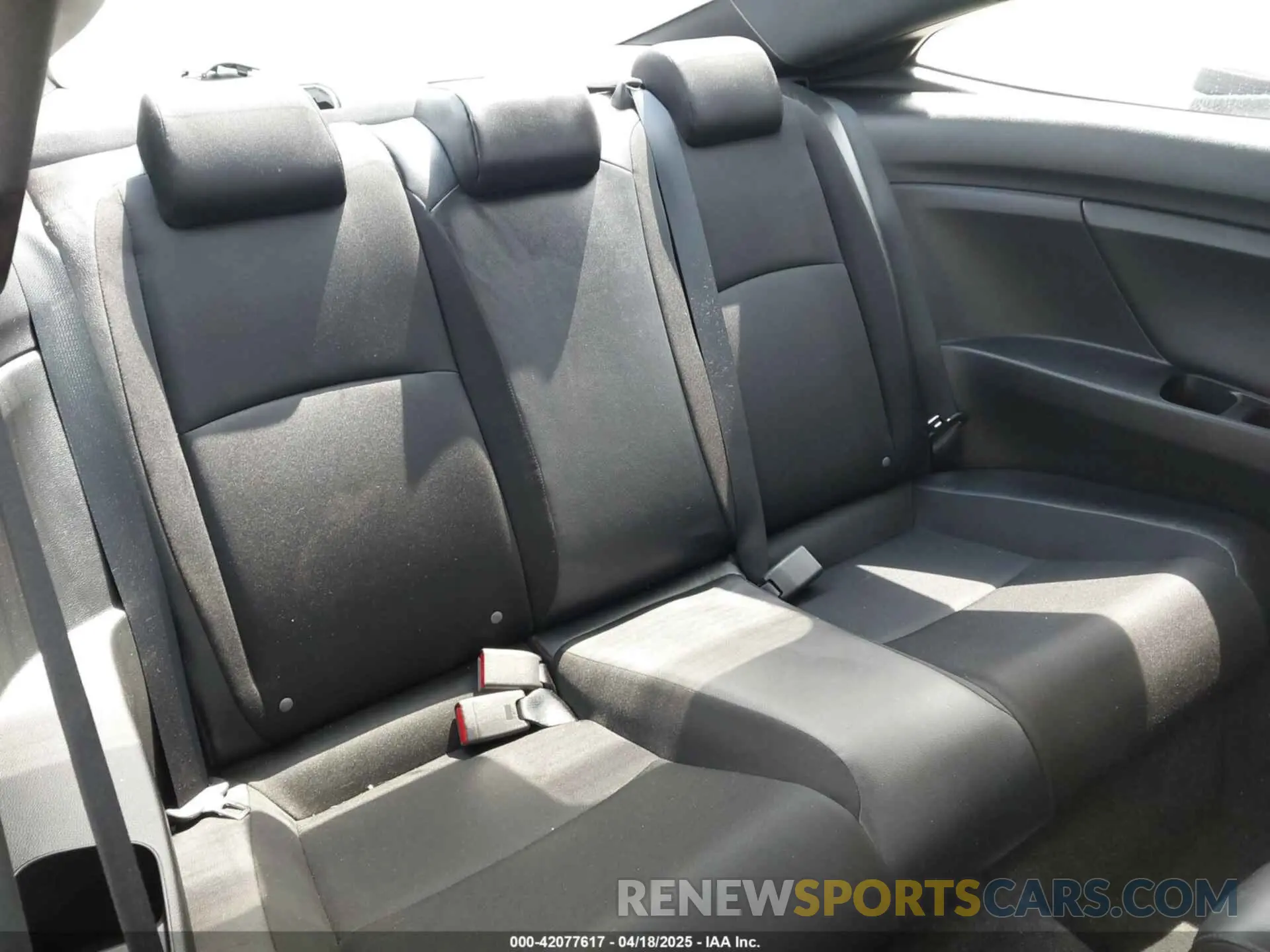 8 Photograph of a damaged car 2HGFC4B8XKH308272 HONDA CIVIC 2019