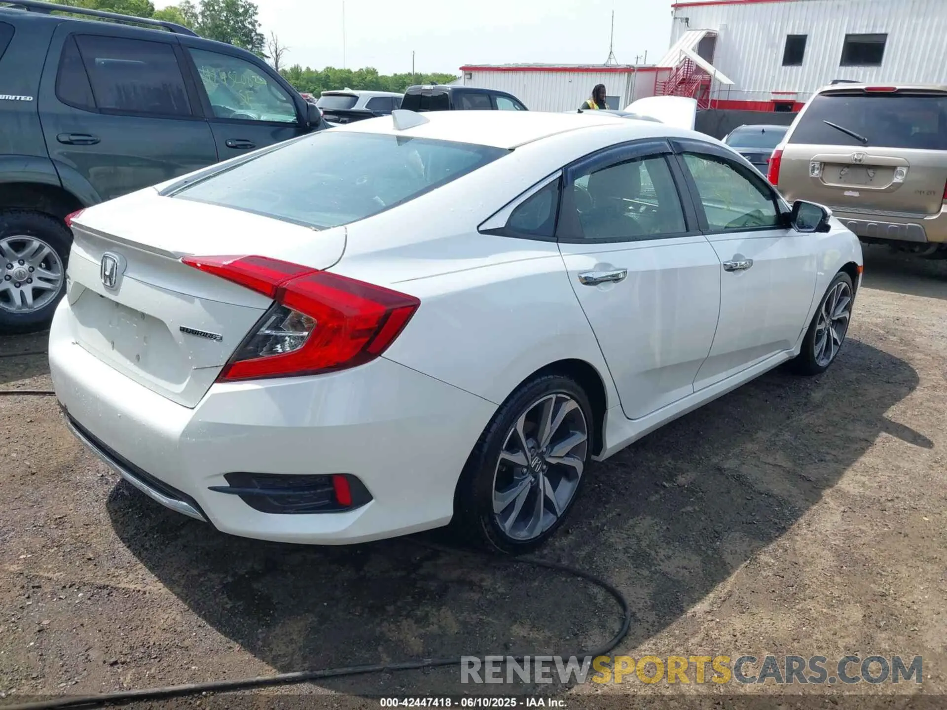4 Photograph of a damaged car JHMFC1F98KX013097 HONDA CIVIC 2019