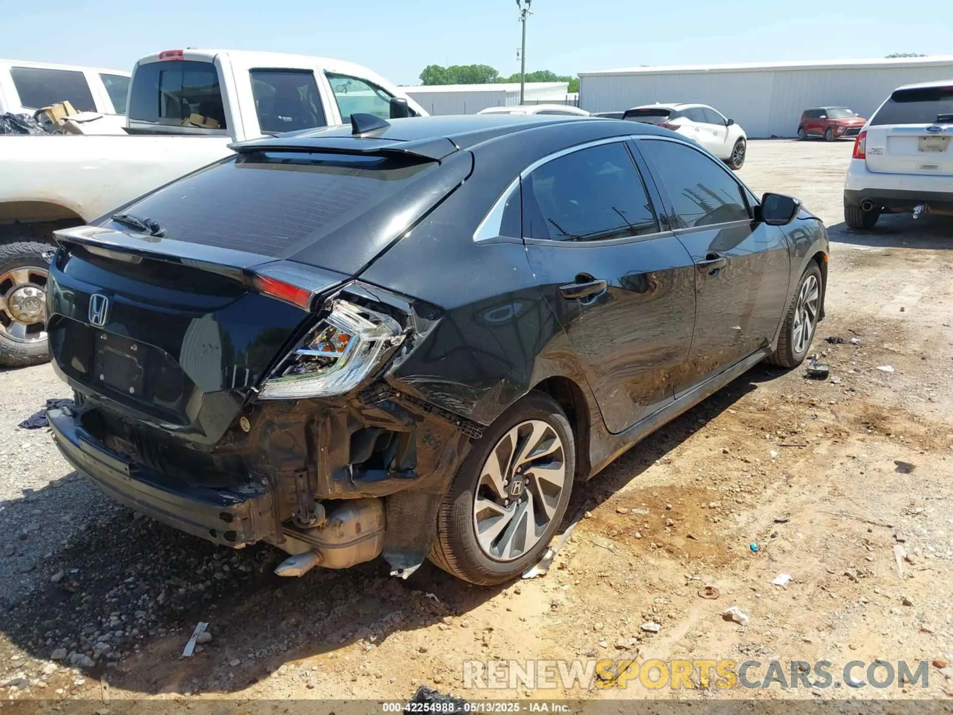 4 Фотография поврежденного автомобиля SHHFK7H35KU227926 HONDA CIVIC 2019