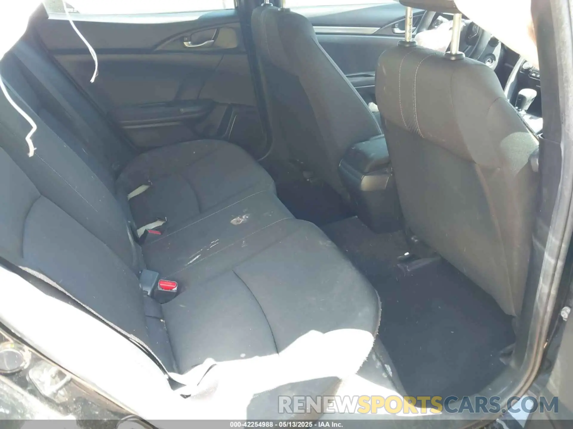 8 Фотография поврежденного автомобиля SHHFK7H35KU227926 HONDA CIVIC 2019