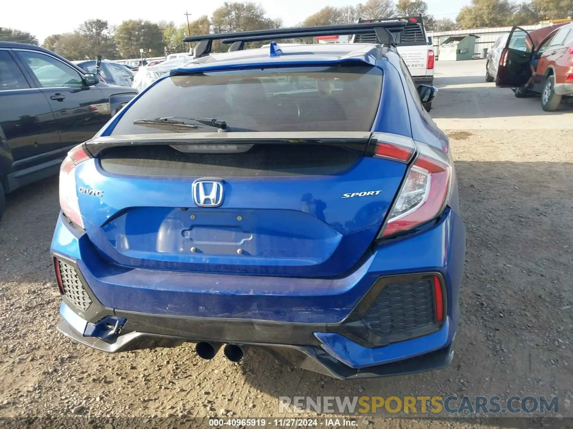 17 Photograph of a damaged car SHHFK7H43KU224483 HONDA CIVIC 2019