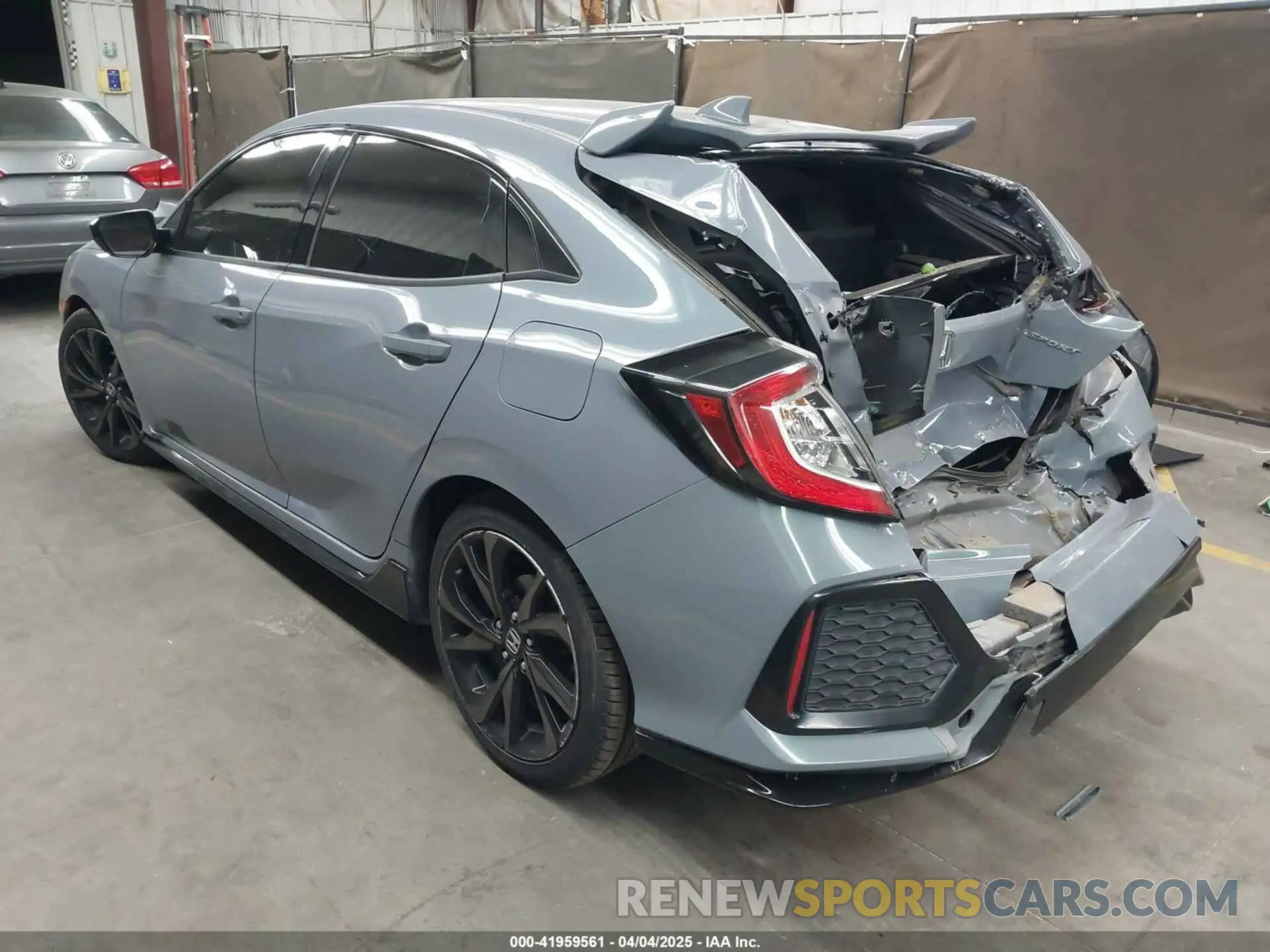 3 Фотография поврежденного автомобиля SHHFK7H44KU227120 HONDA CIVIC 2019