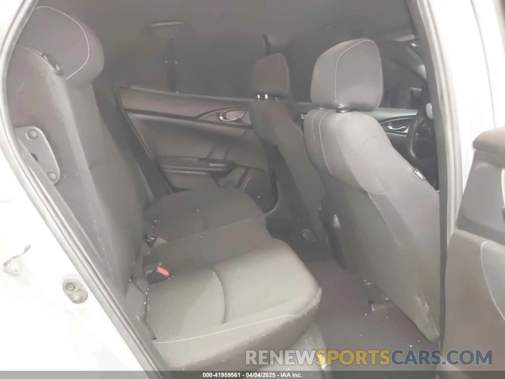 8 Фотография поврежденного автомобиля SHHFK7H44KU227120 HONDA CIVIC 2019