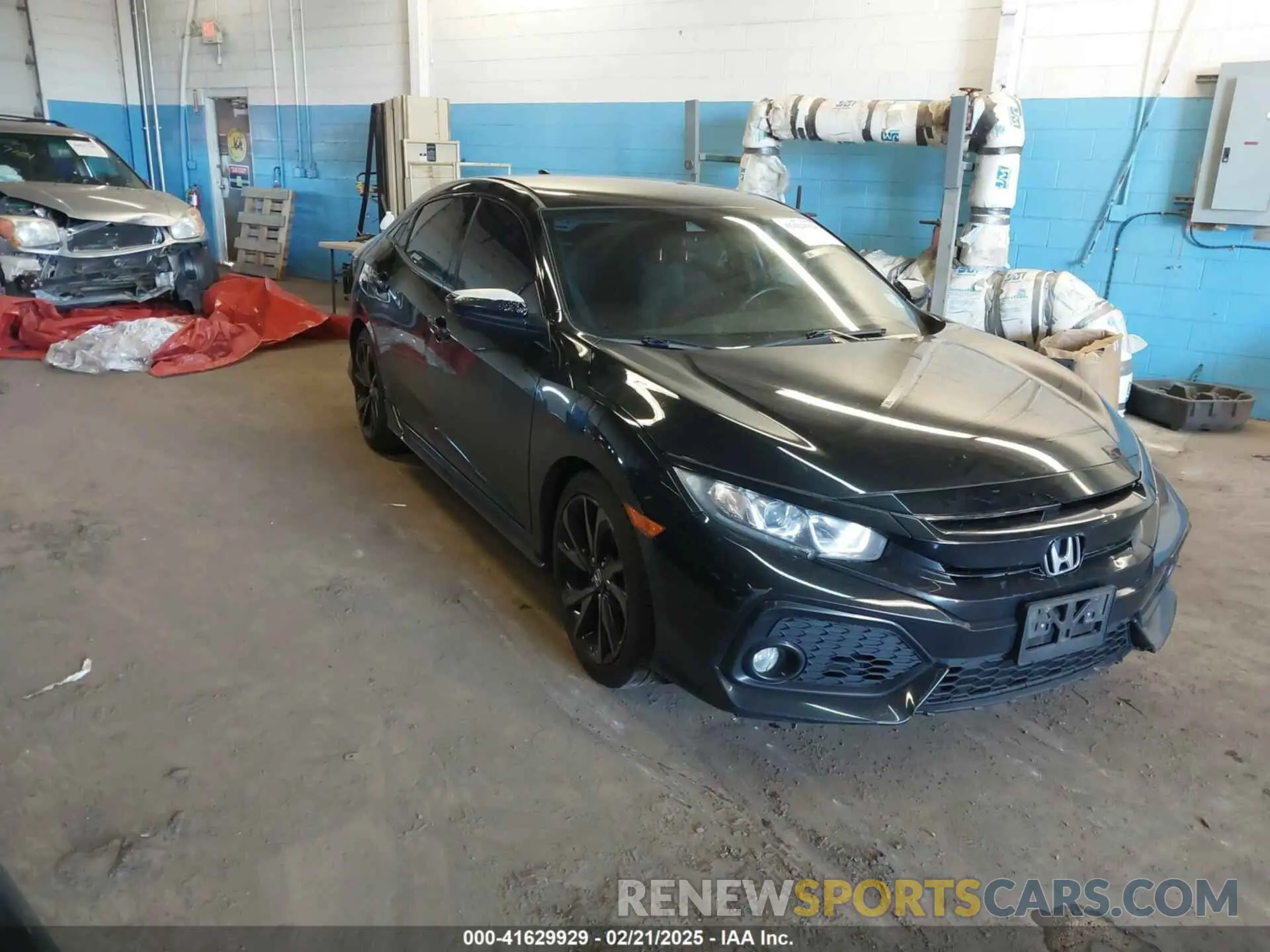 1 Фотография поврежденного автомобиля SHHFK7H47KU400791 HONDA CIVIC 2019