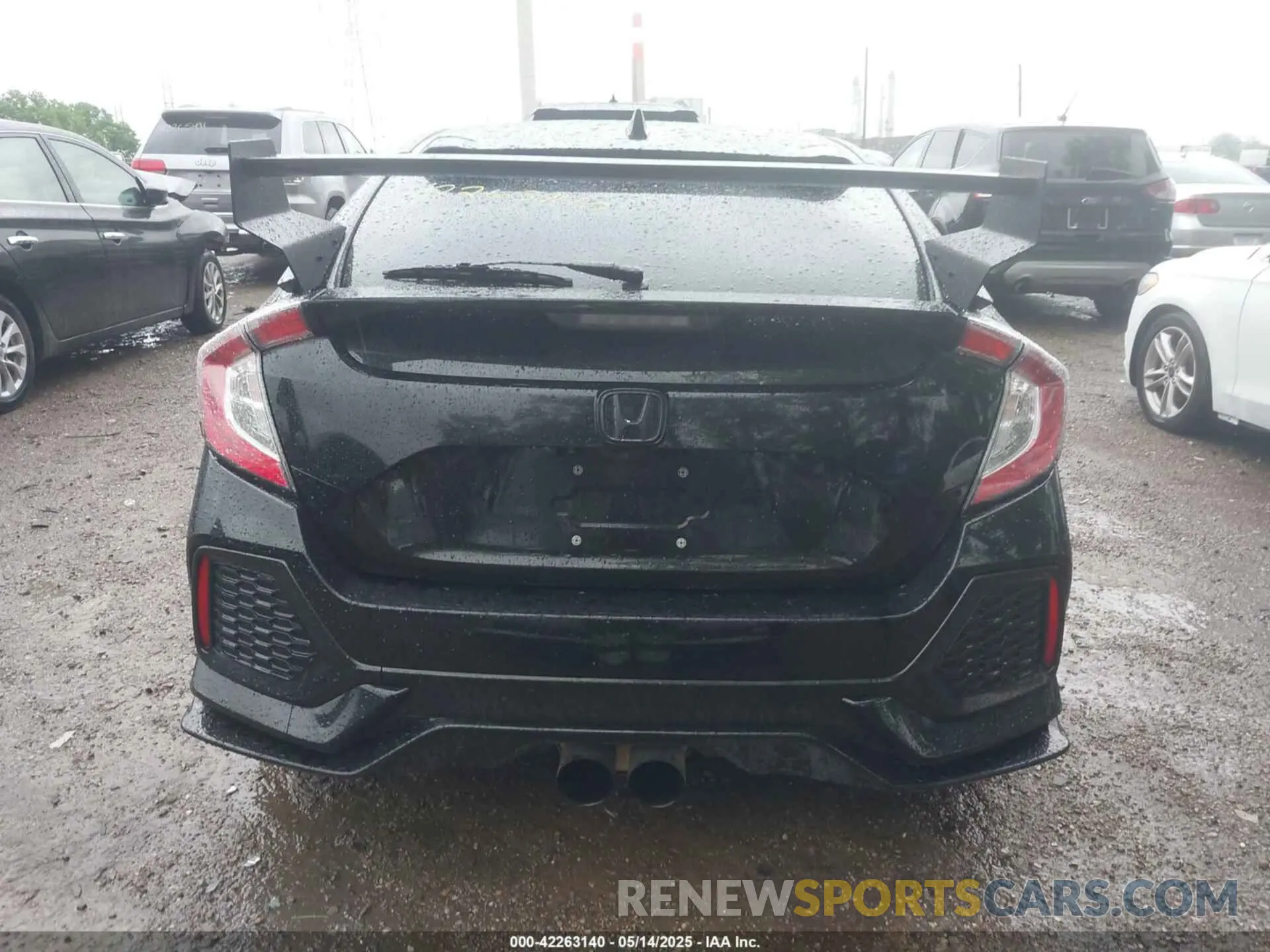 17 Photograph of a damaged car SHHFK7H4XKU408495 HONDA CIVIC 2019