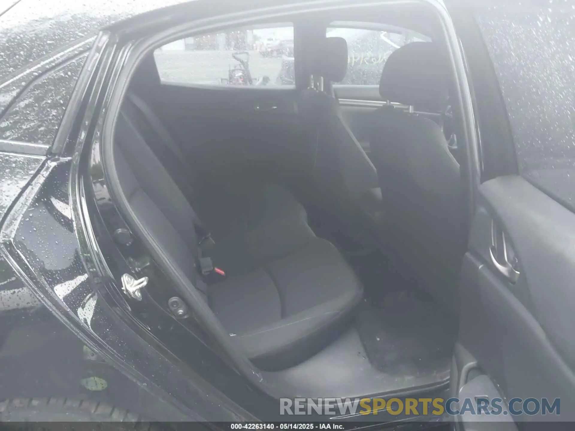 8 Photograph of a damaged car SHHFK7H4XKU408495 HONDA CIVIC 2019