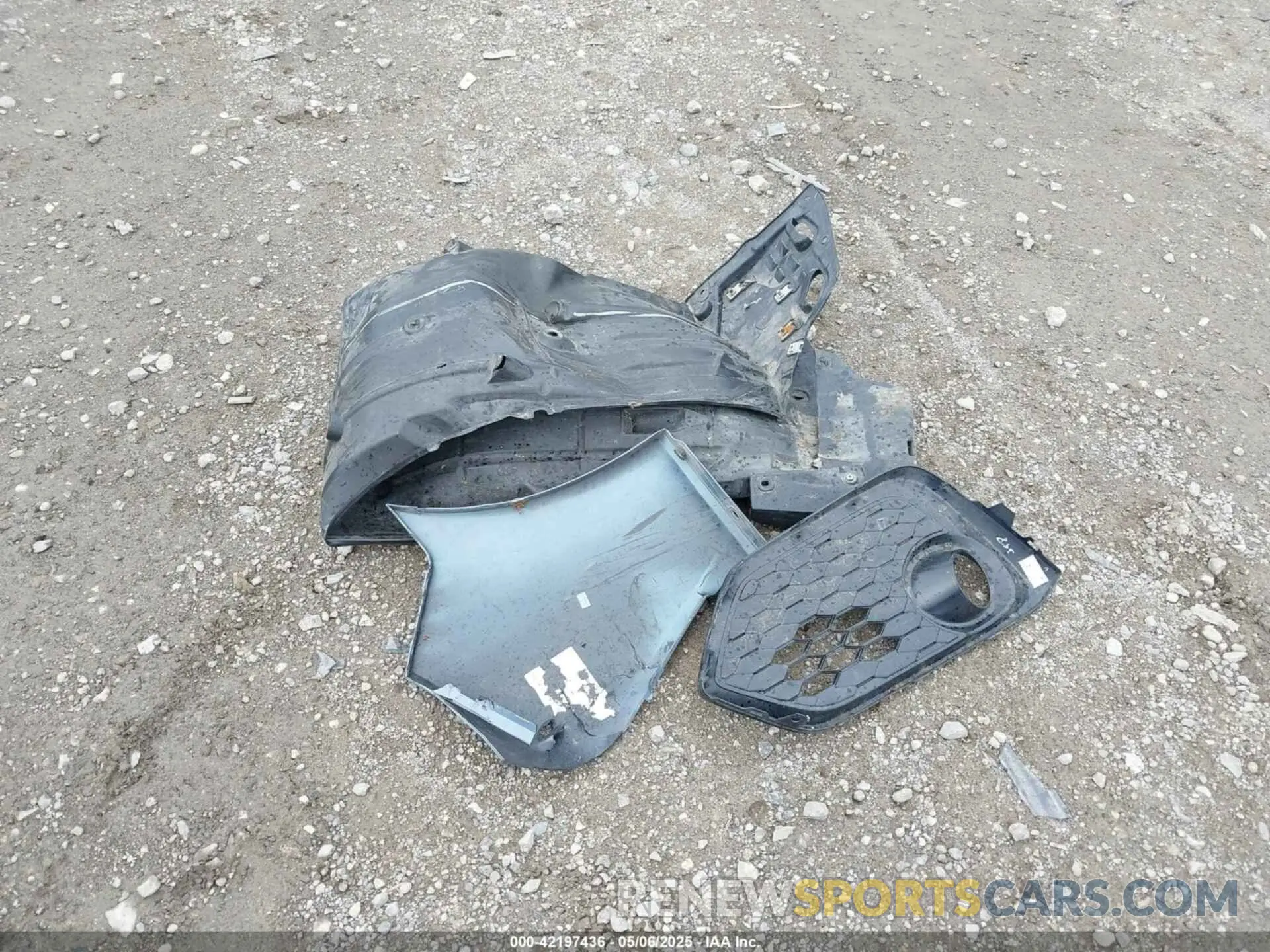 12 Photograph of a damaged car SHHFK7H61KU417104 HONDA CIVIC 2019