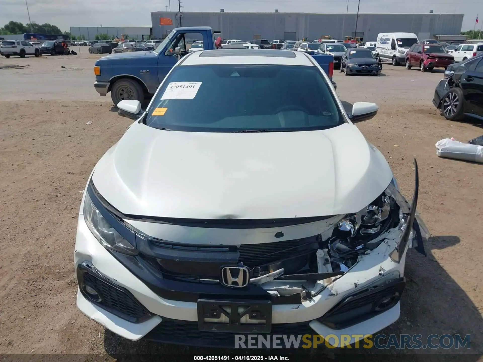 12 Photograph of a damaged car SHHFK7H63KU225263 HONDA CIVIC 2019