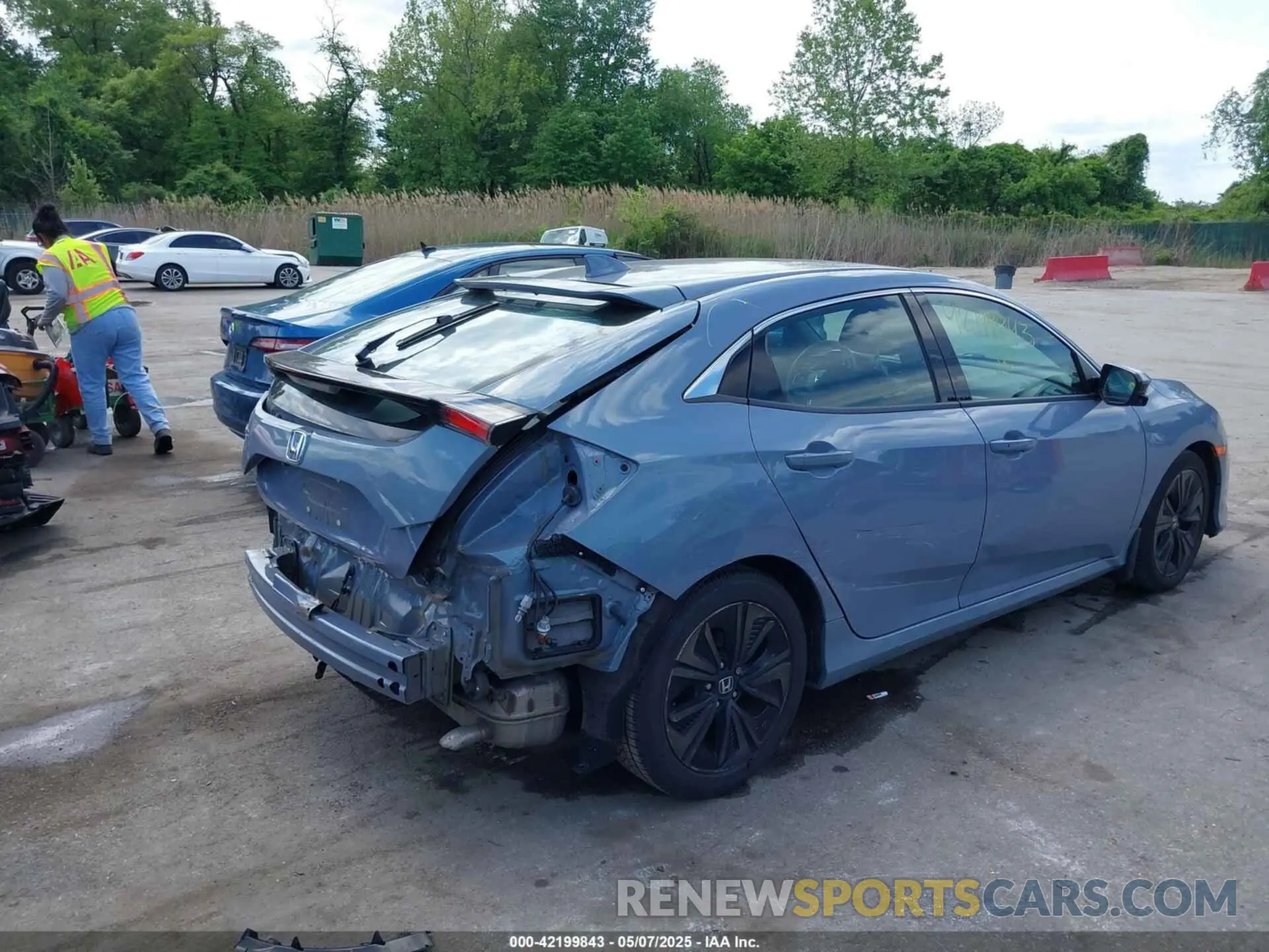 4 Photograph of a damaged car SHHFK7H67KU415034 HONDA CIVIC 2019
