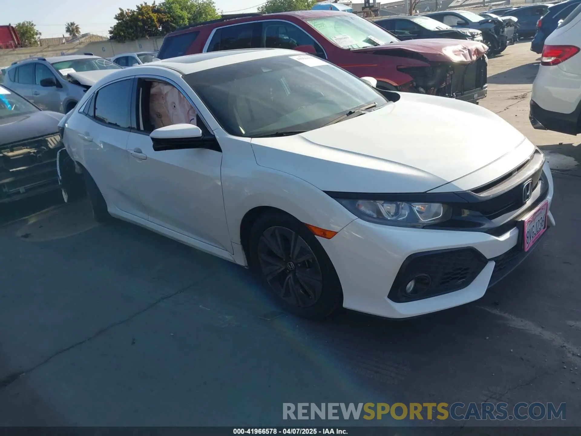 1 Photograph of a damaged car SHHFK7H67KU419052 HONDA CIVIC 2019