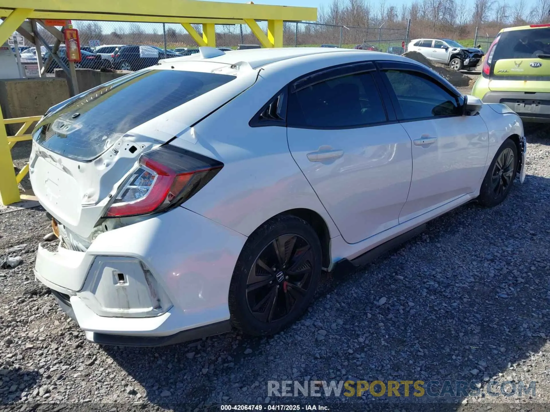 4 Photograph of a damaged car SHHFK7H69KU415939 HONDA CIVIC 2019