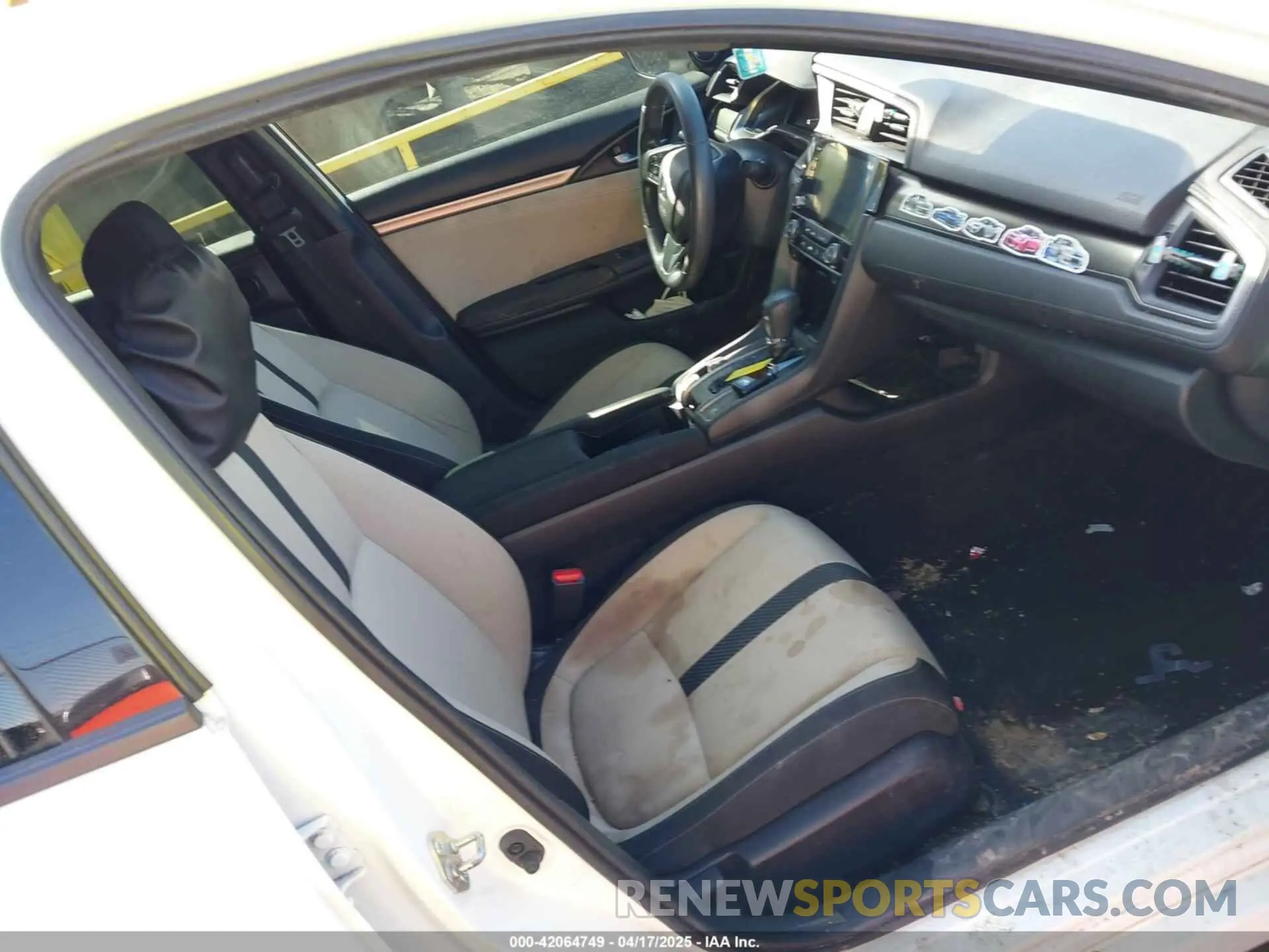 5 Photograph of a damaged car SHHFK7H69KU415939 HONDA CIVIC 2019