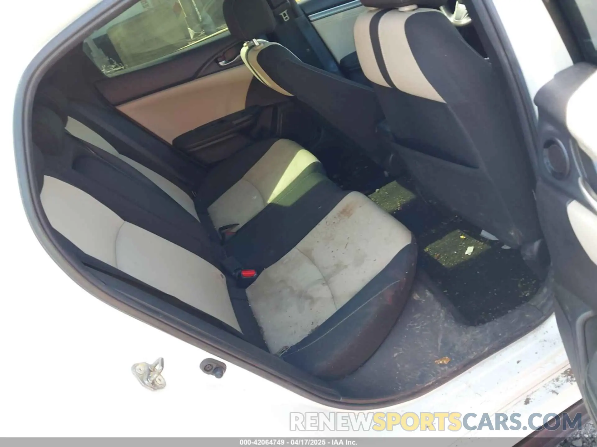 8 Photograph of a damaged car SHHFK7H69KU415939 HONDA CIVIC 2019