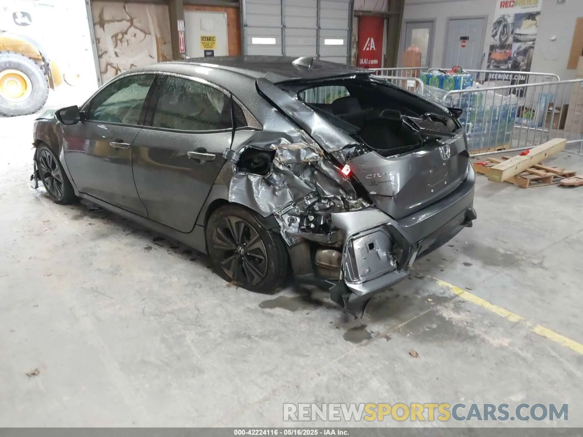 3 Фотография поврежденного автомобиля SHHFK7H6XKU201672 HONDA CIVIC 2019