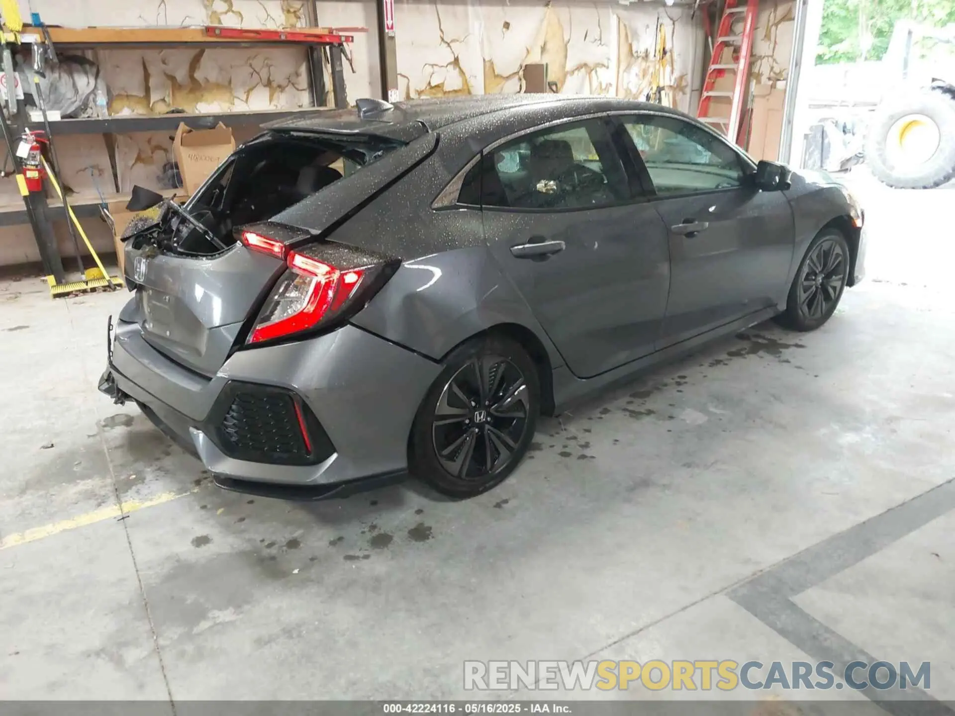 4 Фотография поврежденного автомобиля SHHFK7H6XKU201672 HONDA CIVIC 2019