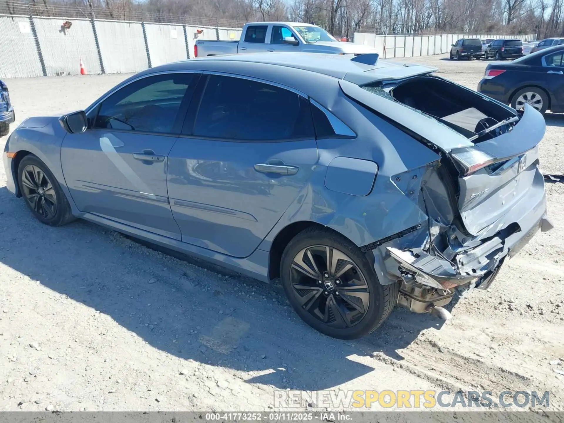 3 Photograph of a damaged car SHHFK7H88KU411608 HONDA CIVIC 2019