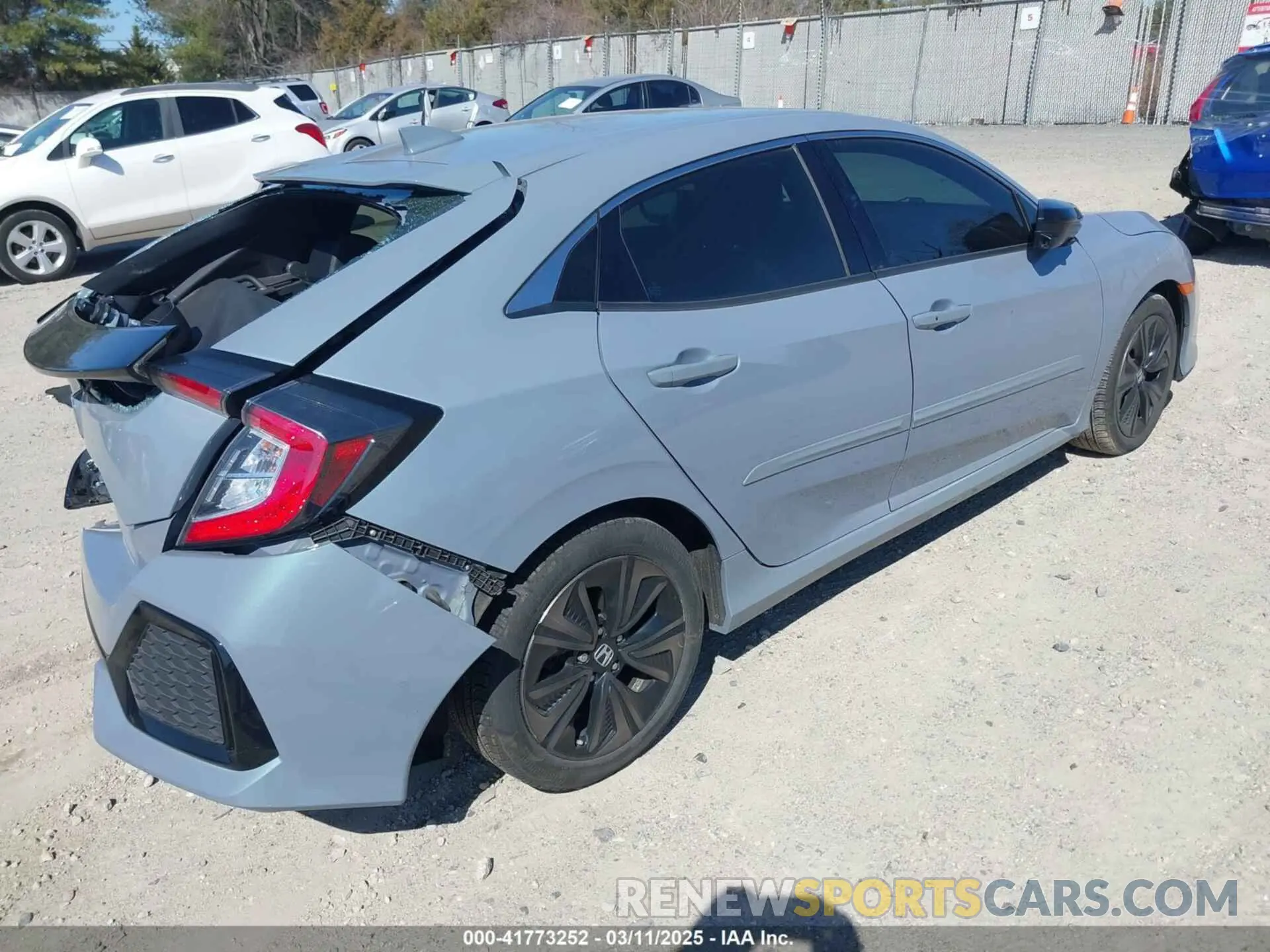 4 Photograph of a damaged car SHHFK7H88KU411608 HONDA CIVIC 2019