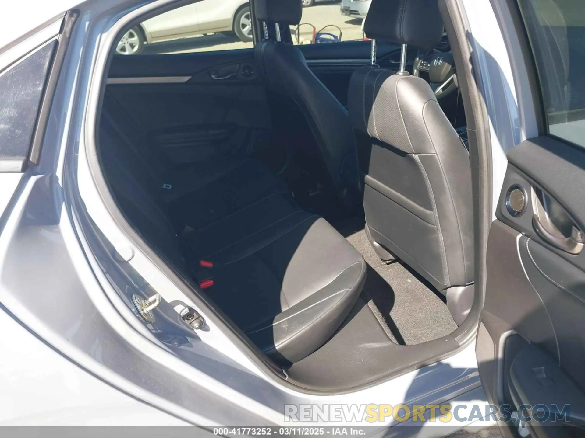 8 Photograph of a damaged car SHHFK7H88KU411608 HONDA CIVIC 2019