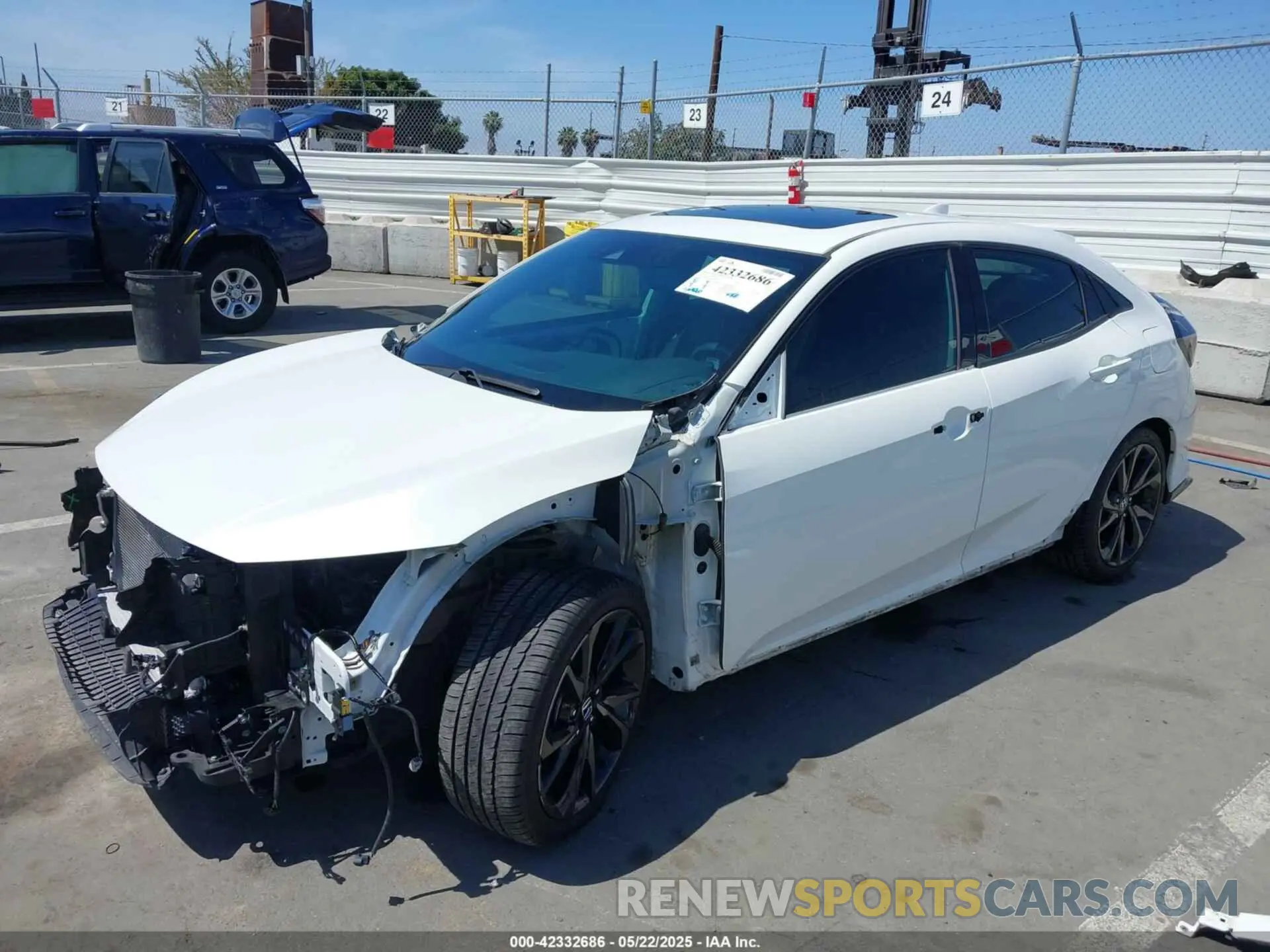 2 Фотография поврежденного автомобиля SHHFK7H93KU404445 HONDA CIVIC 2019