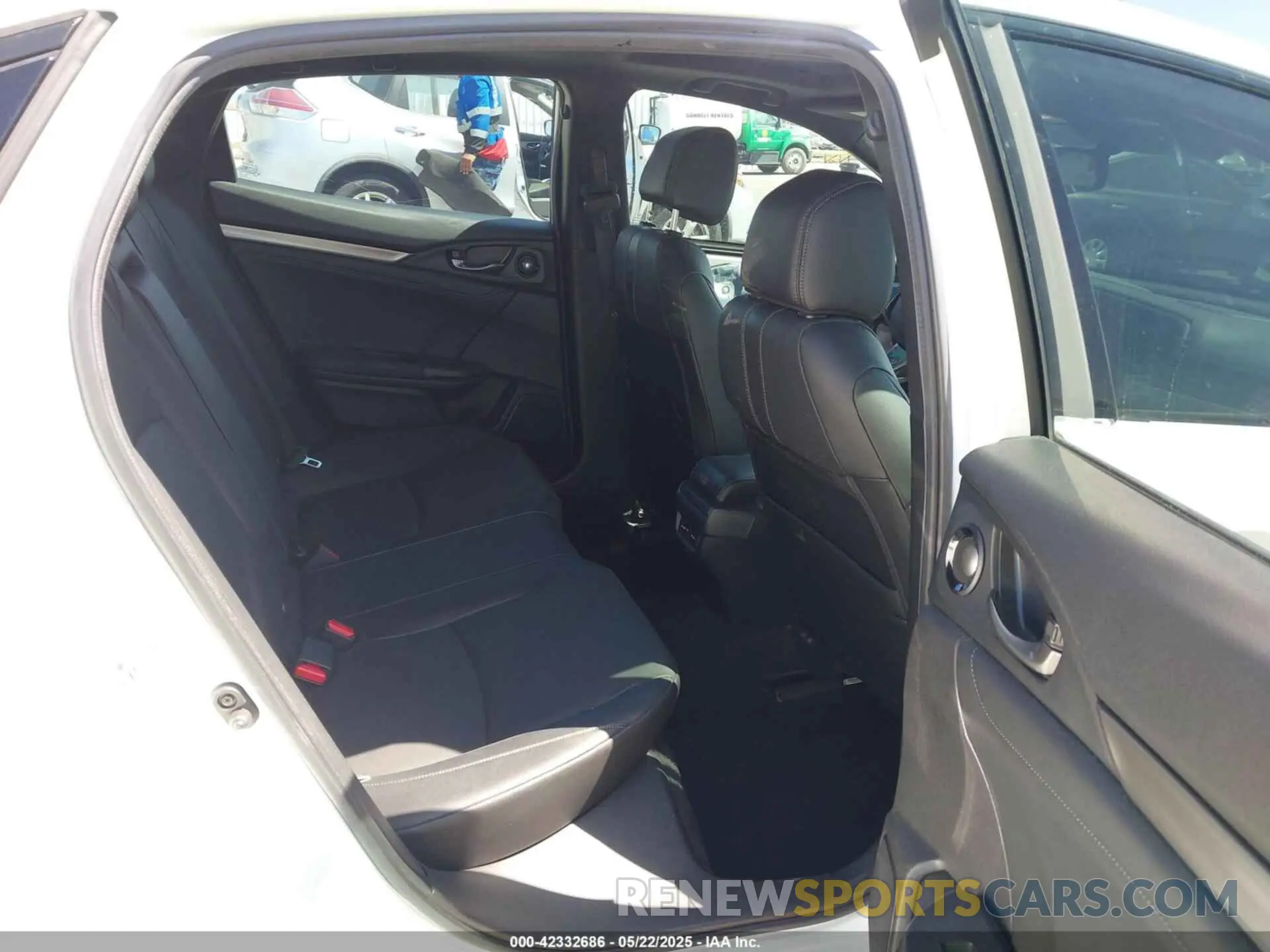 8 Фотография поврежденного автомобиля SHHFK7H93KU404445 HONDA CIVIC 2019