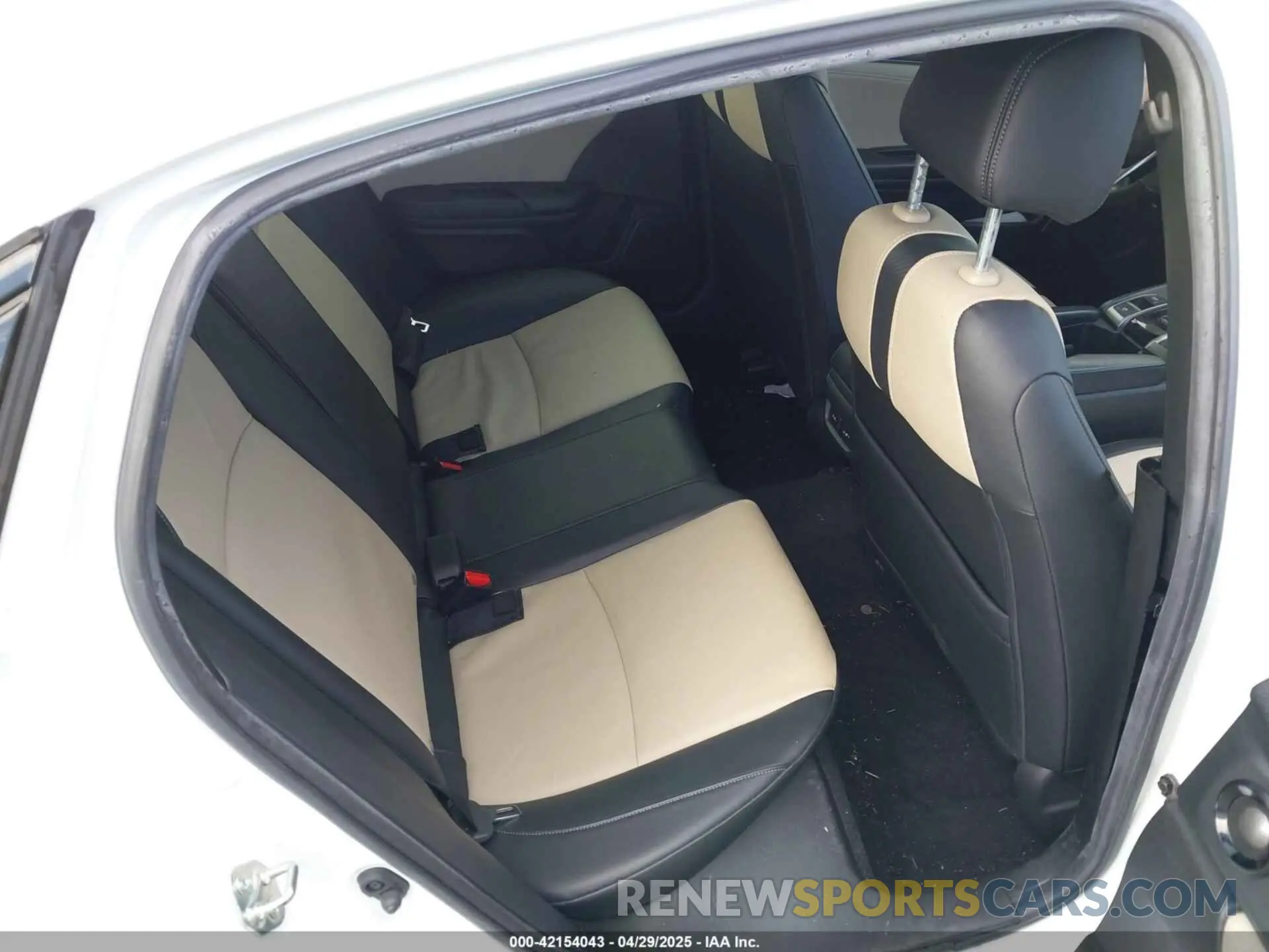 8 Фотография поврежденного автомобиля SHHFK7H94KU415678 HONDA CIVIC 2019
