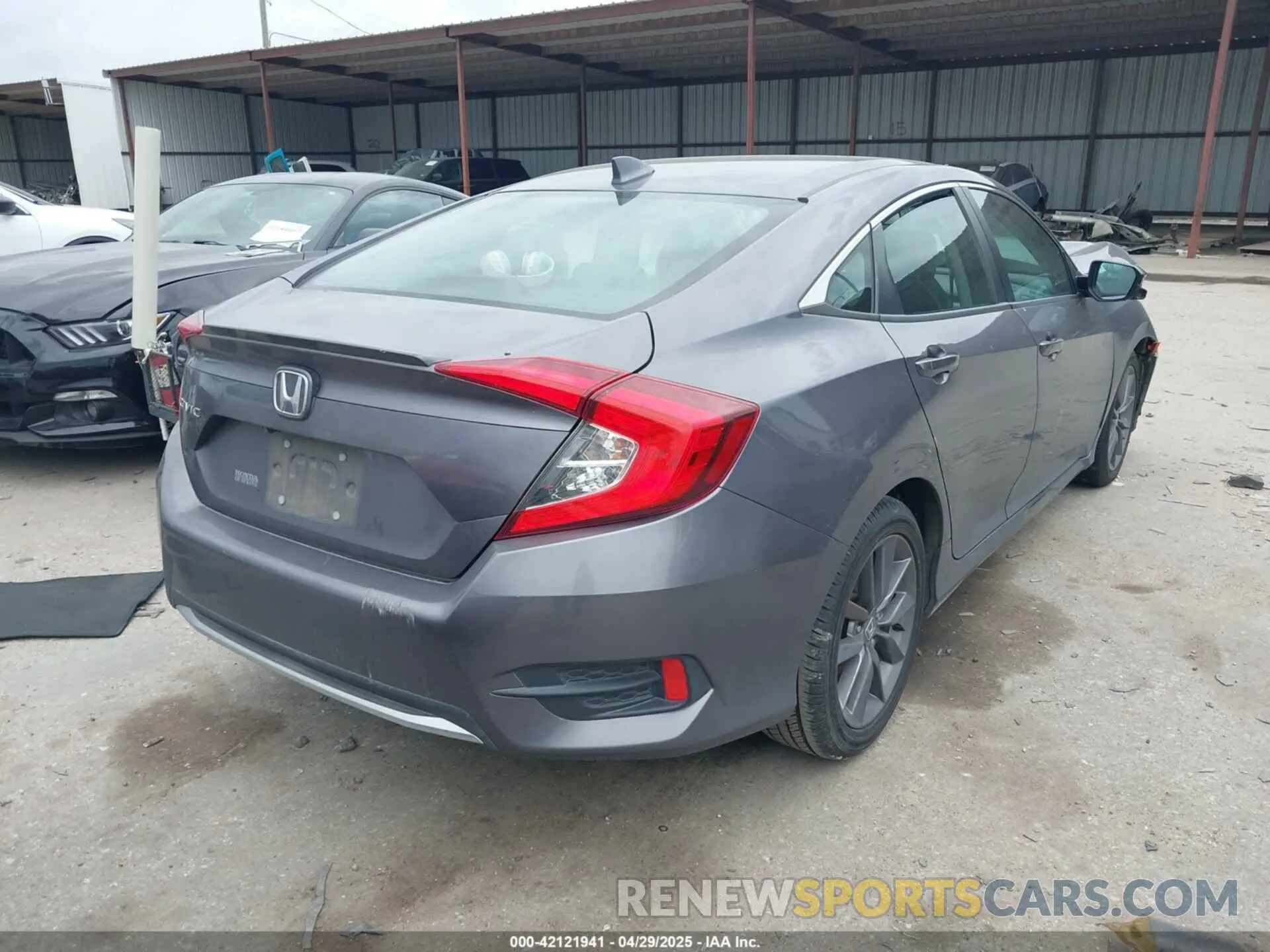 4 Photograph of a damaged car 19XFC1F30LE010631 HONDA CIVIC 2020