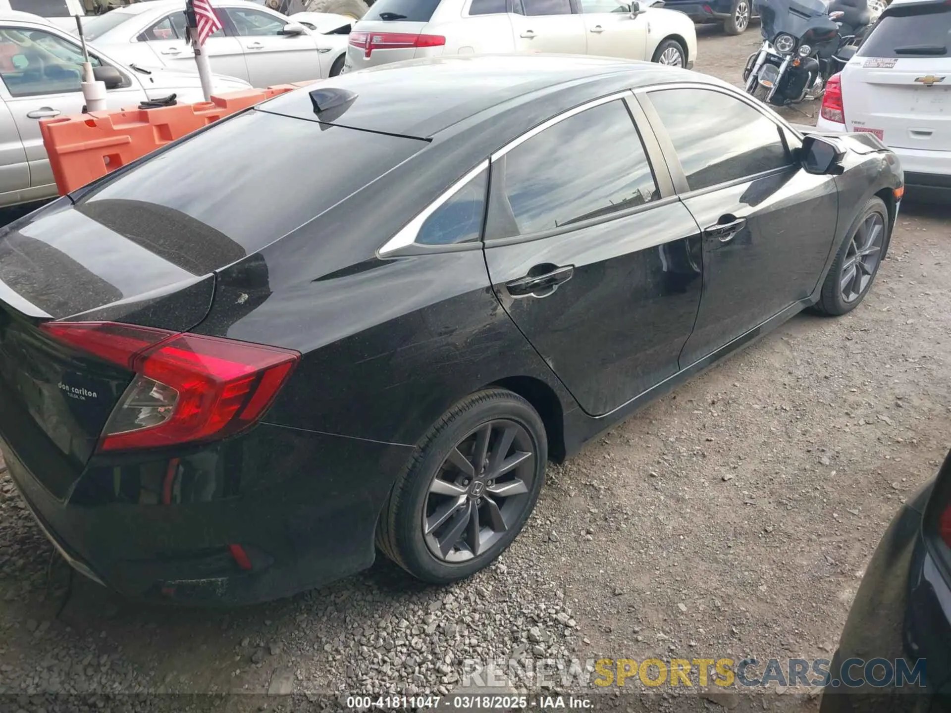 4 Фотография поврежденного автомобиля 19XFC1F30LE016736 HONDA CIVIC 2020