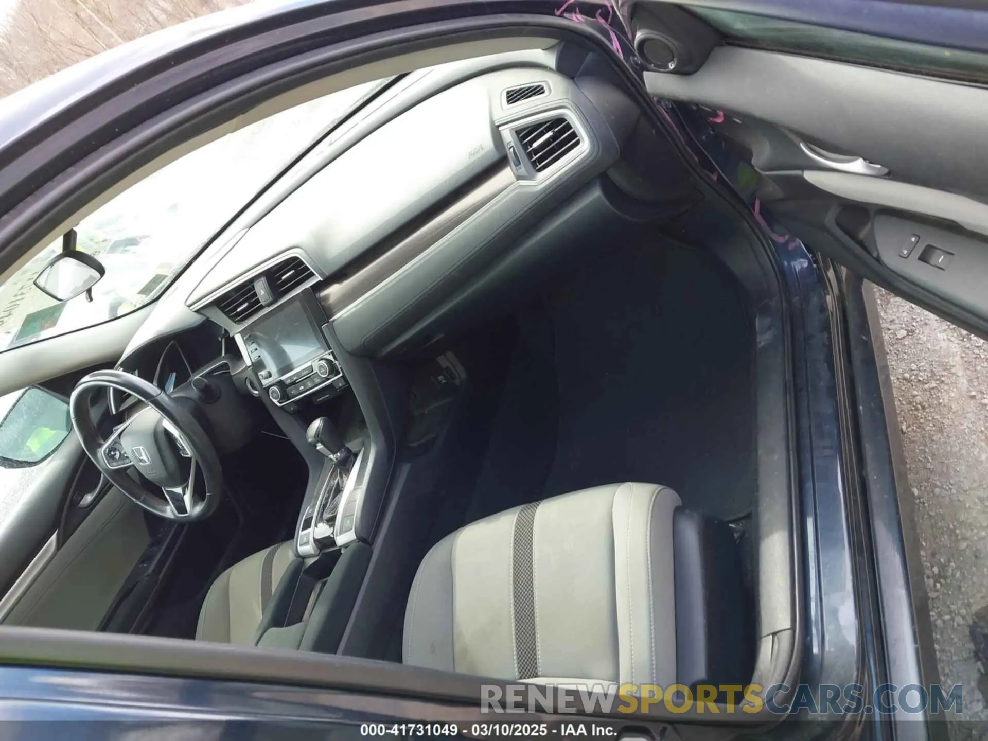 5 Photograph of a damaged car 19XFC1F30LE022357 HONDA CIVIC 2020