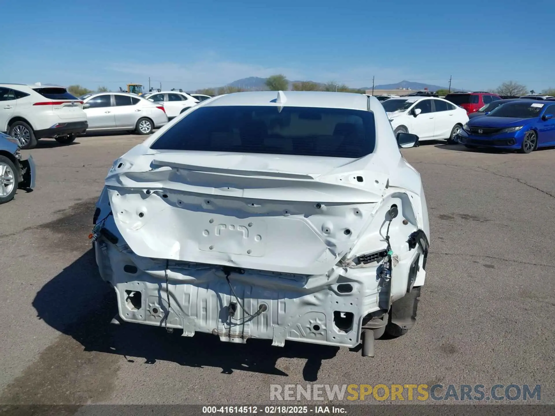 17 Фотография поврежденного автомобиля 19XFC1F32LE013823 HONDA CIVIC 2020