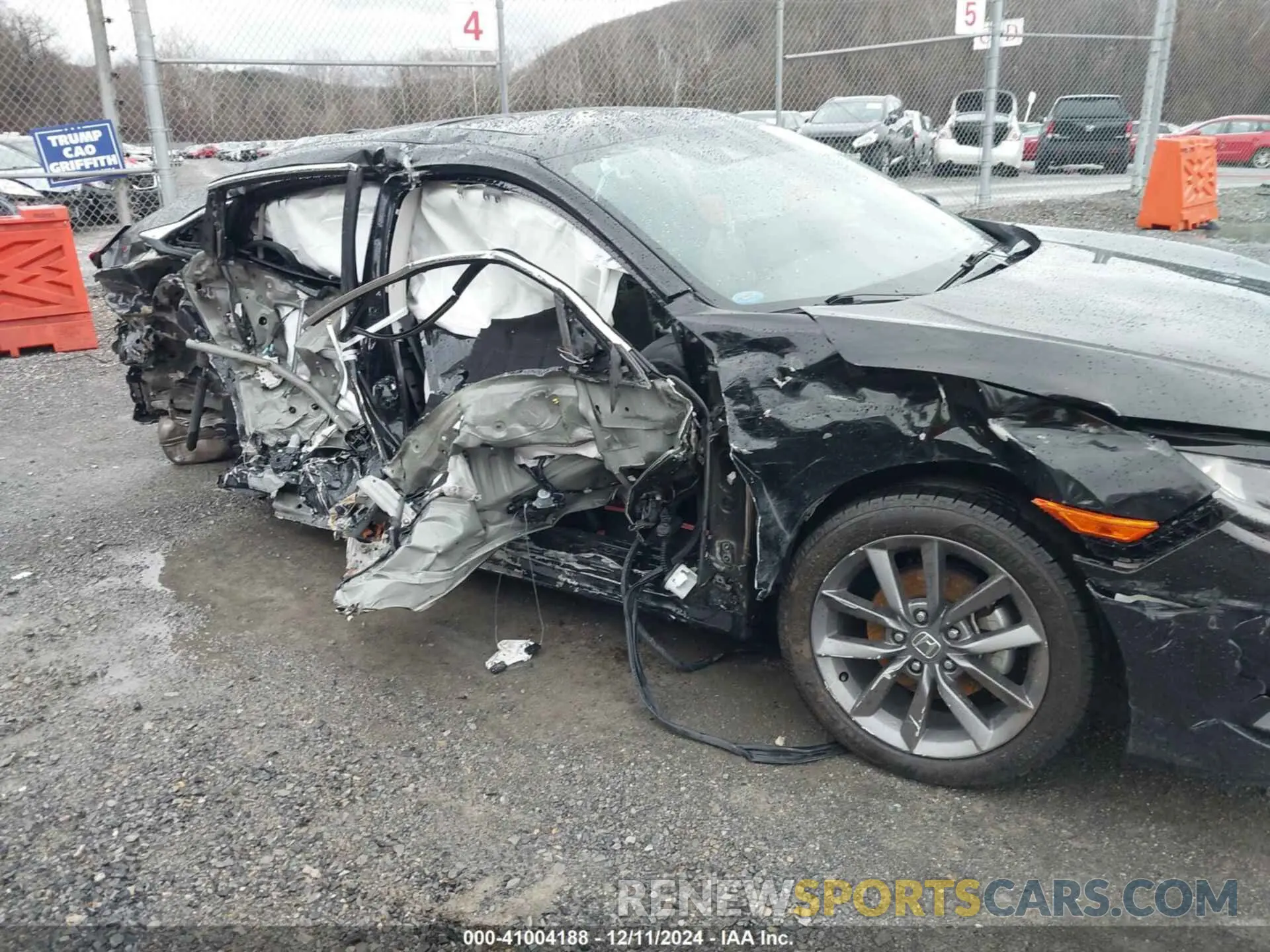 6 Photograph of a damaged car 19XFC1F33LE003009 HONDA CIVIC 2020