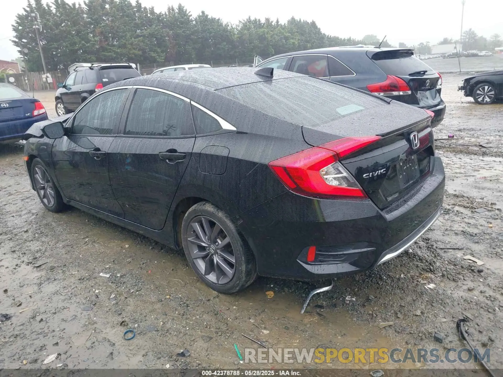 3 Photograph of a damaged car 19XFC1F33LE013524 HONDA CIVIC 2020