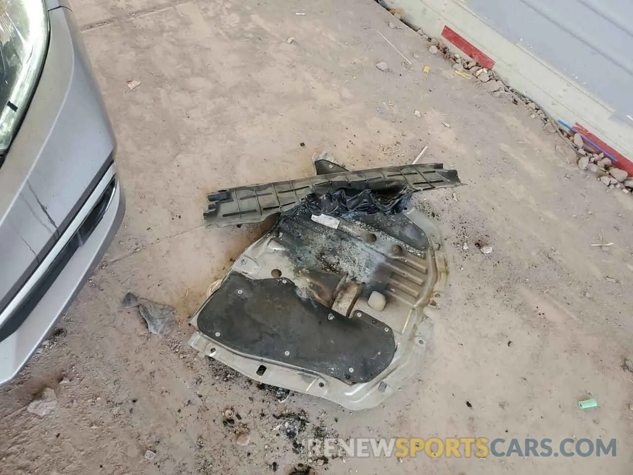 12 Photograph of a damaged car 19XFC1F33LE024524 HONDA CIVIC 2020