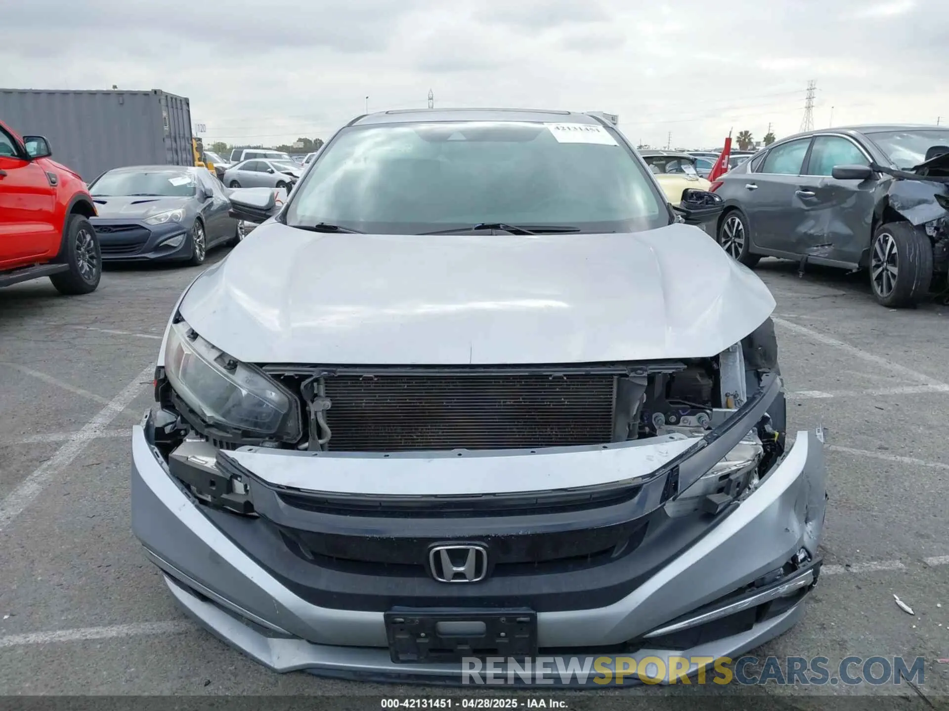 12 Фотография поврежденного автомобиля 19XFC1F33LE211150 HONDA CIVIC 2020