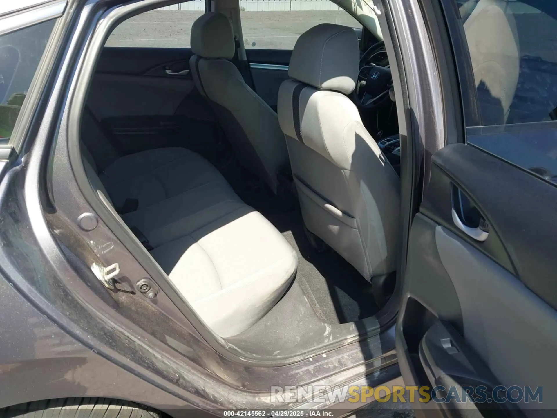 8 Photograph of a damaged car 19XFC1F34LE002404 HONDA CIVIC 2020