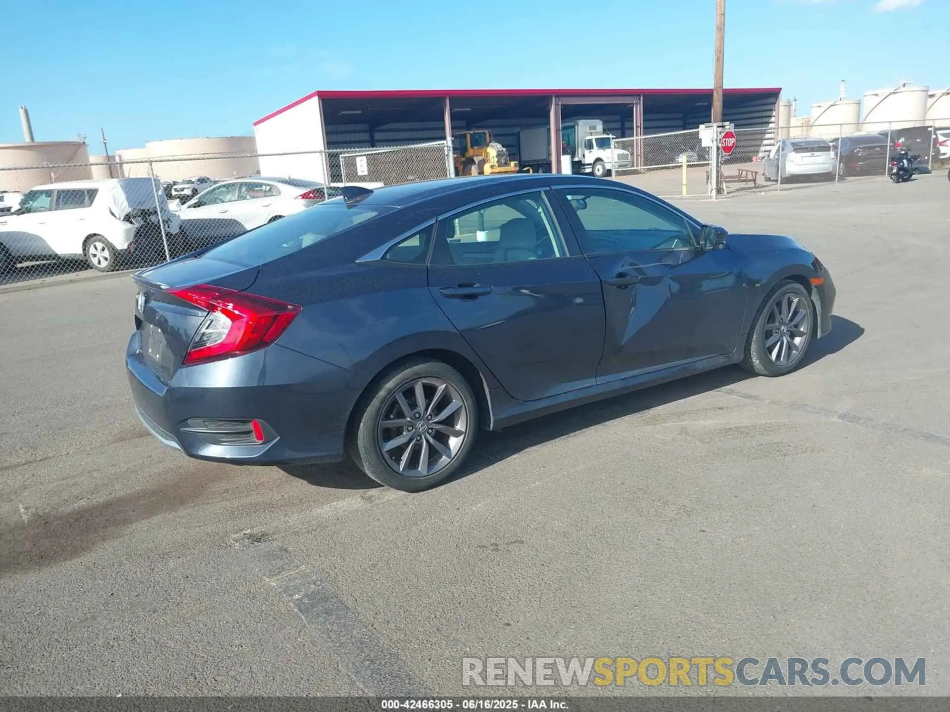 4 Photograph of a damaged car 19XFC1F34LE008249 HONDA CIVIC 2020