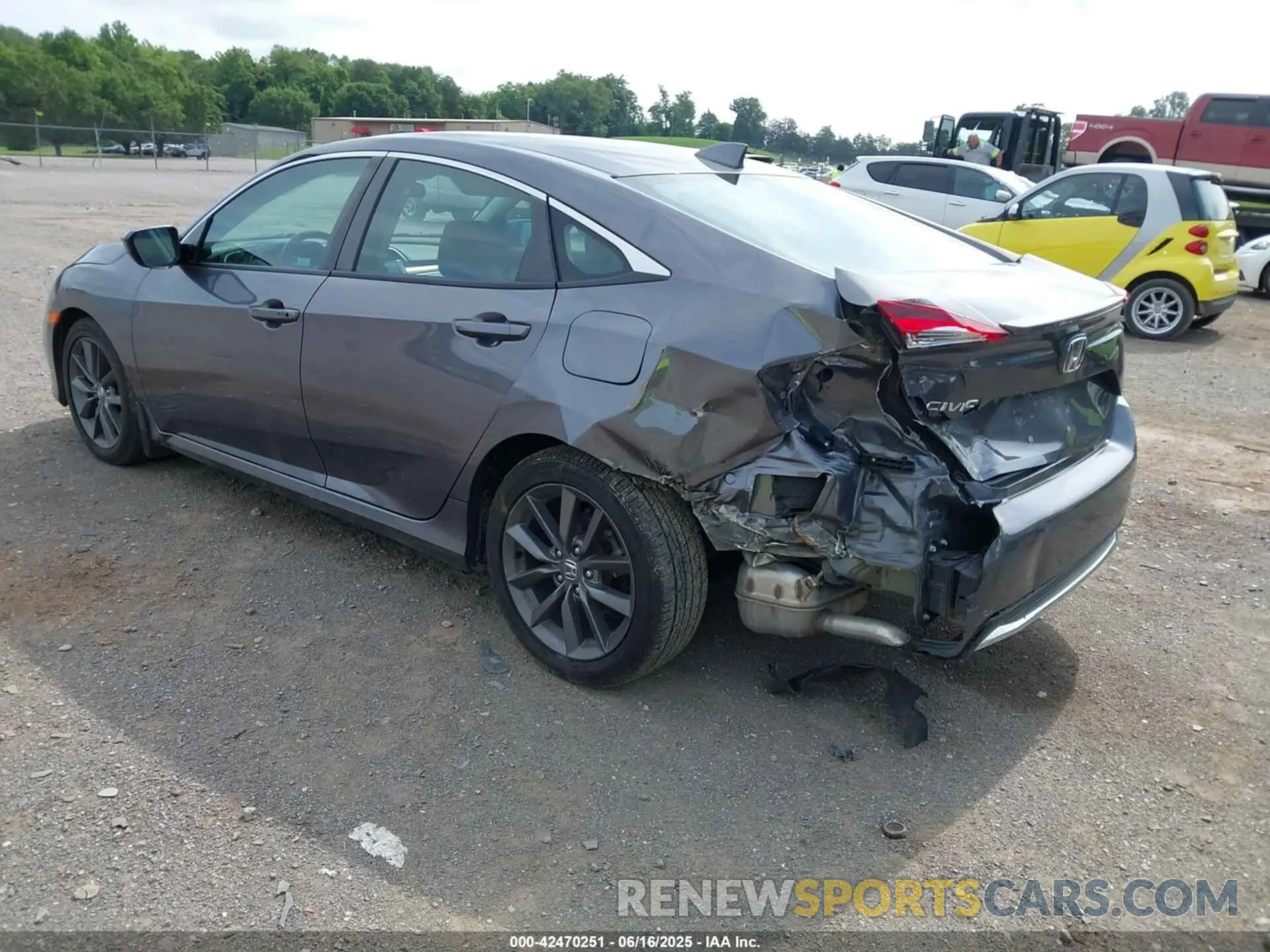 3 Photograph of a damaged car 19XFC1F36LE021648 HONDA CIVIC 2020