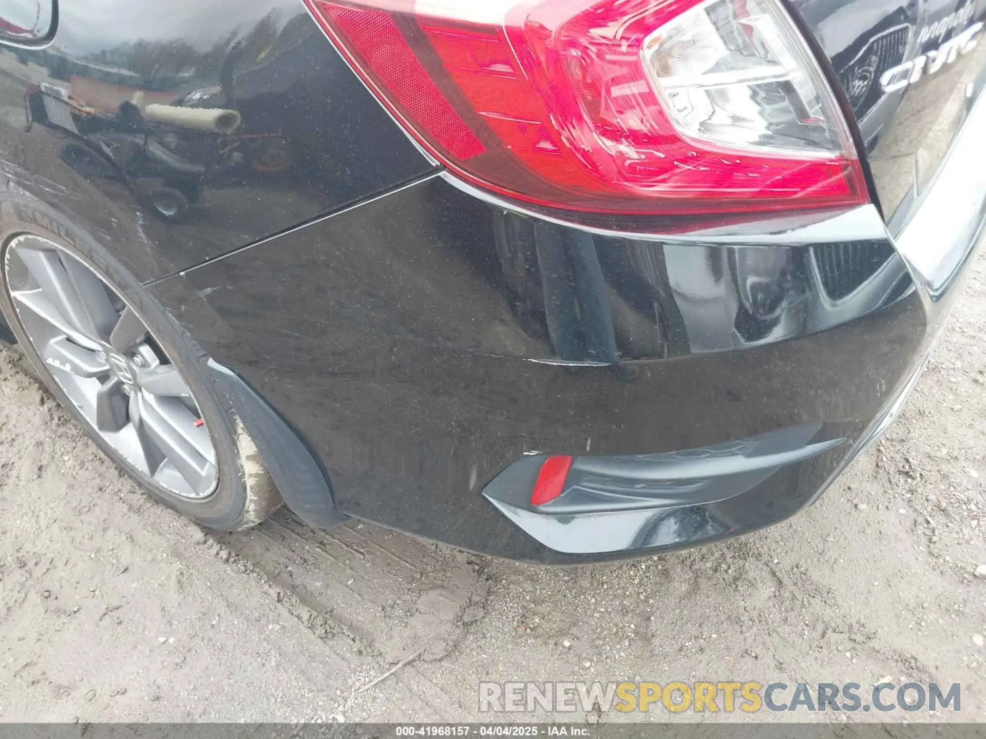 19 Photograph of a damaged car 19XFC1F36LE219033 HONDA CIVIC 2020