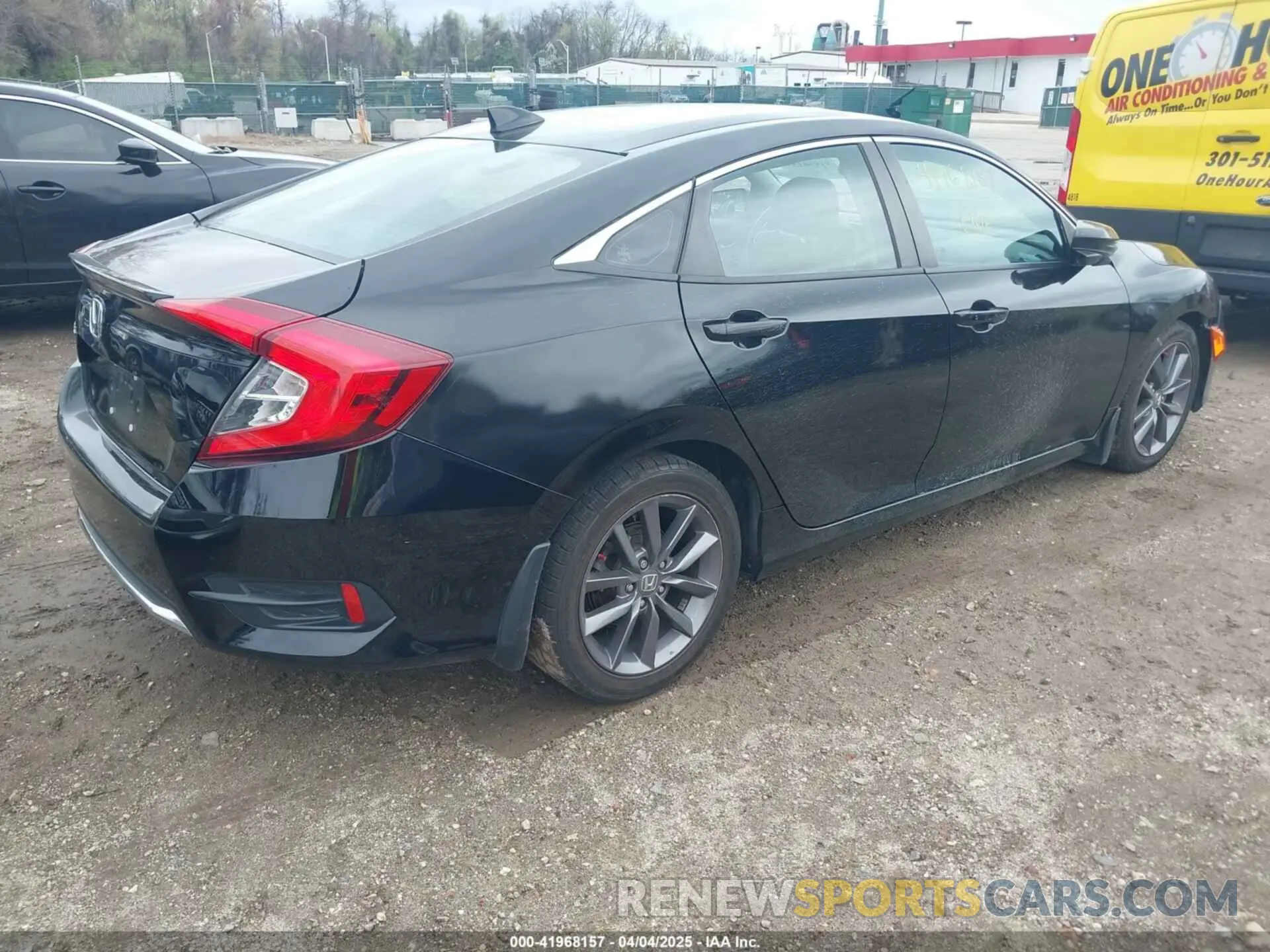 4 Photograph of a damaged car 19XFC1F36LE219033 HONDA CIVIC 2020