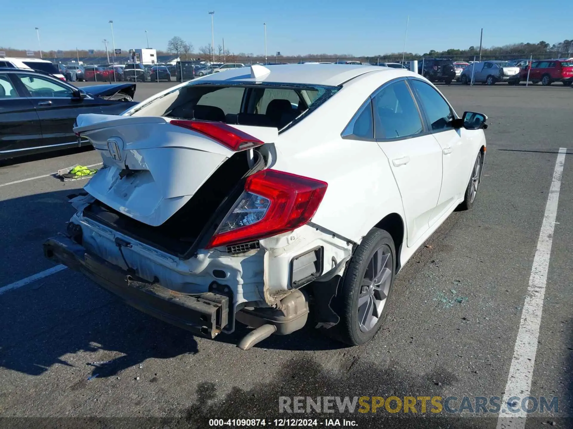 4 Photograph of a damaged car 19XFC1F37LE209269 HONDA CIVIC 2020
