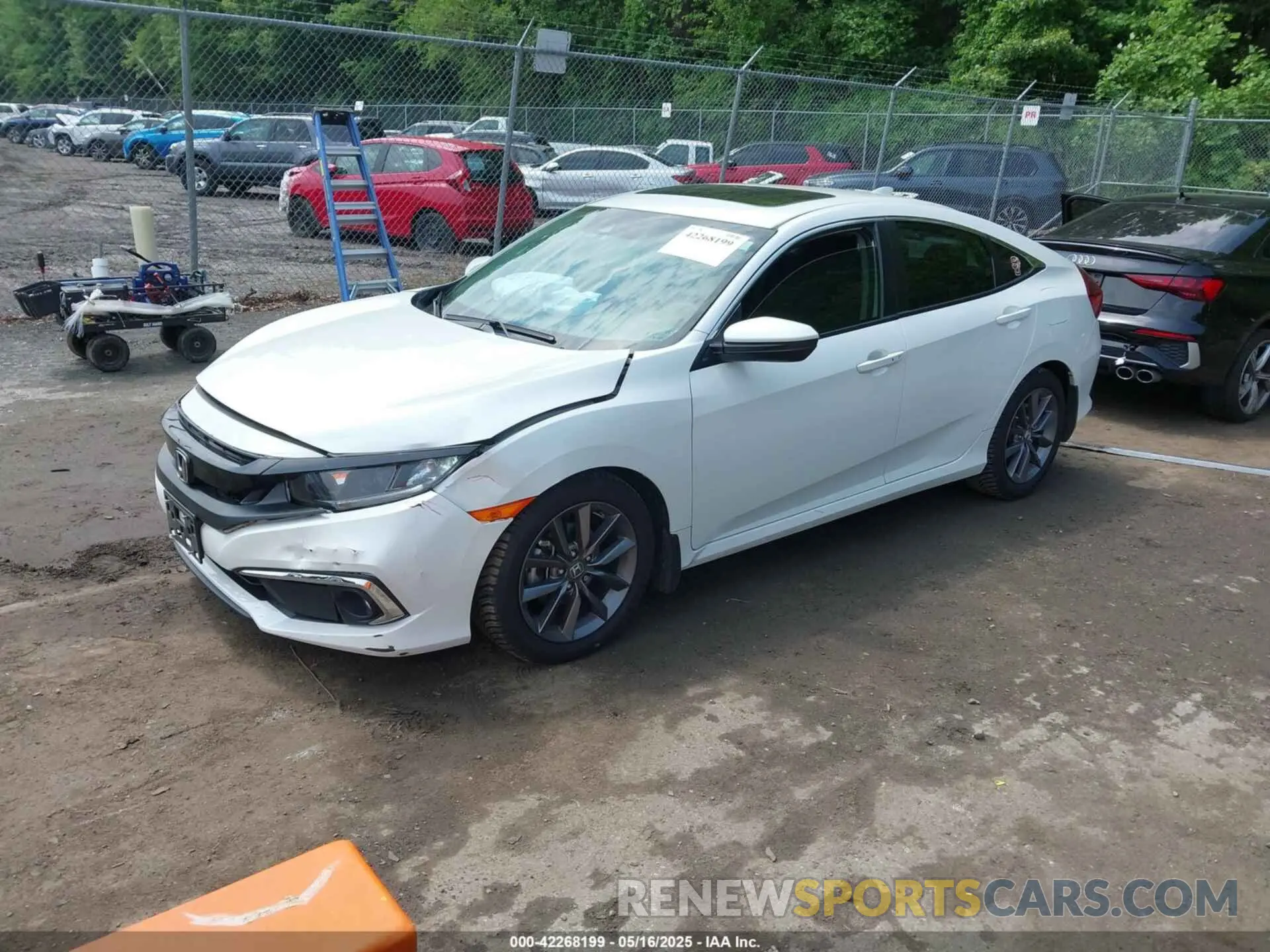 2 Фотография поврежденного автомобиля 19XFC1F37LE211832 HONDA CIVIC 2020