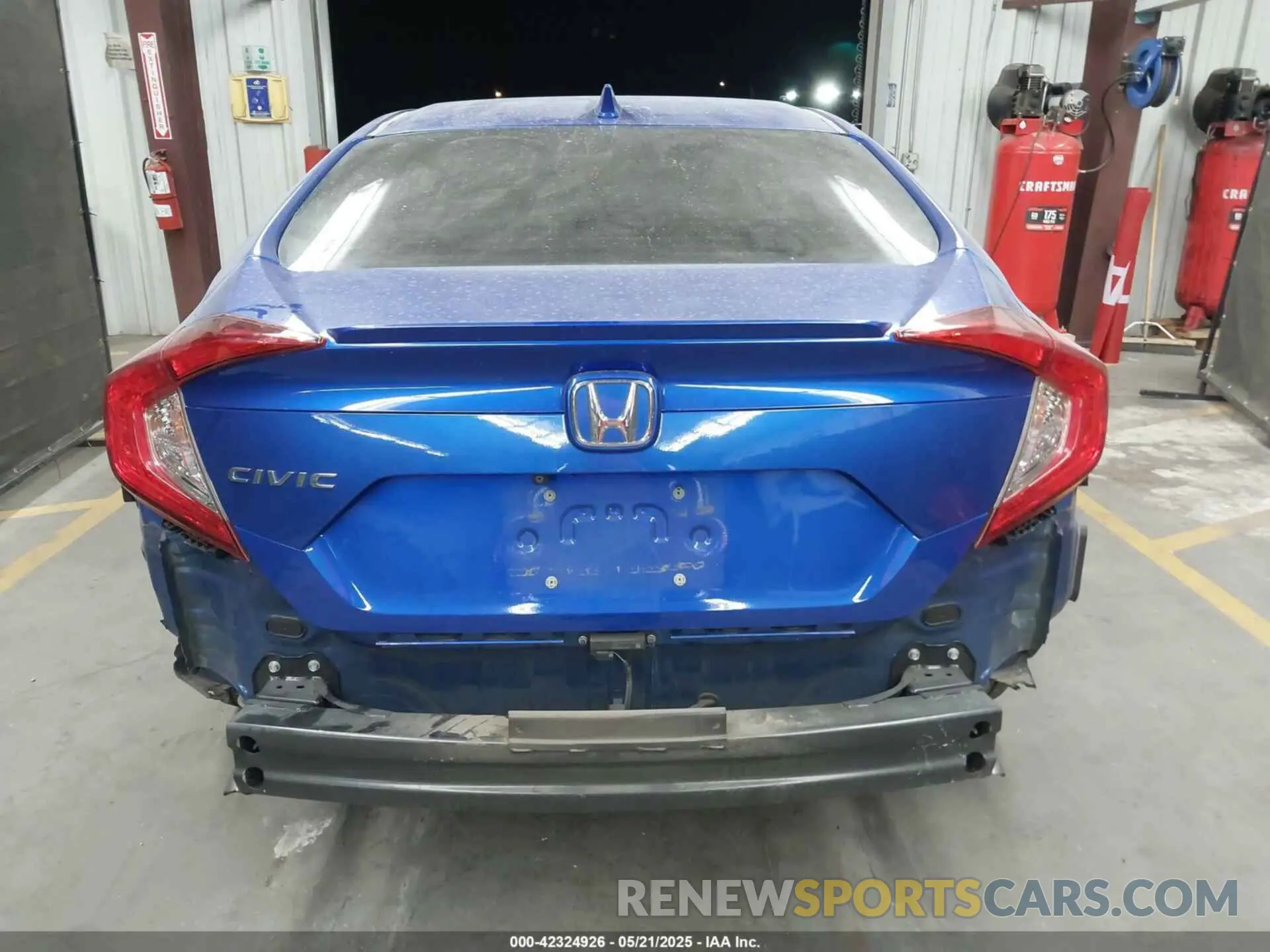 17 Фотография поврежденного автомобиля 19XFC1F38LE201150 HONDA CIVIC 2020
