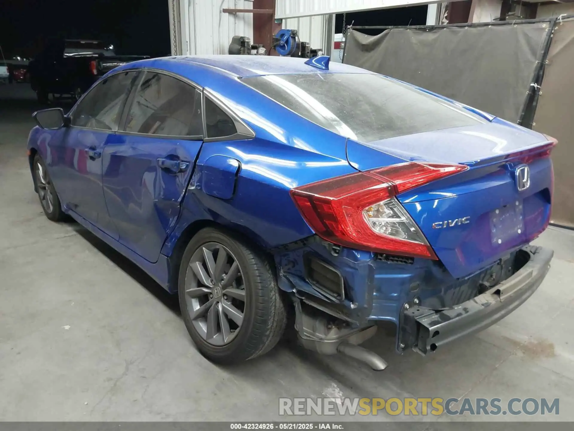 3 Фотография поврежденного автомобиля 19XFC1F38LE201150 HONDA CIVIC 2020