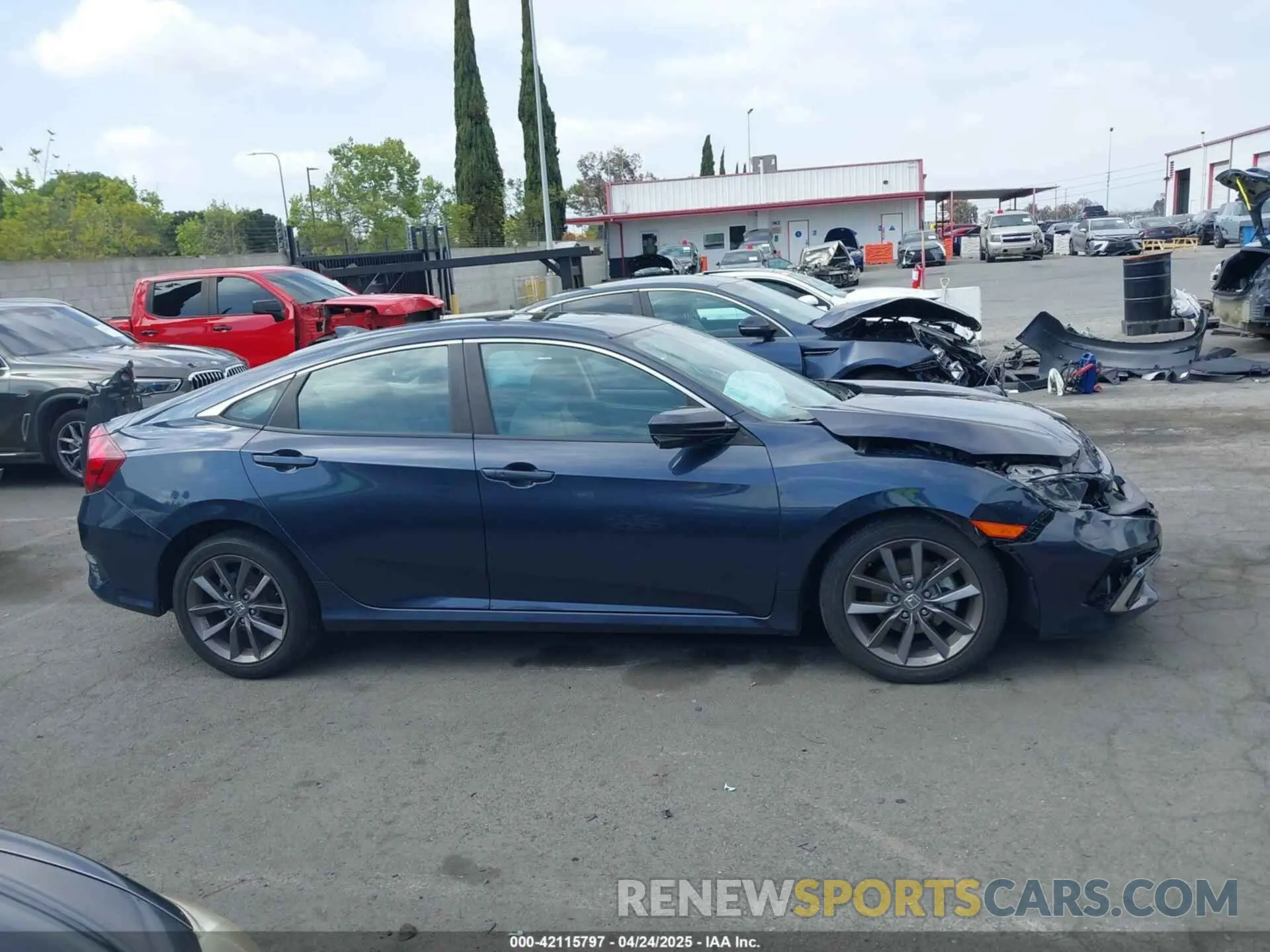 13 Photograph of a damaged car 19XFC1F39LE200458 HONDA CIVIC 2020