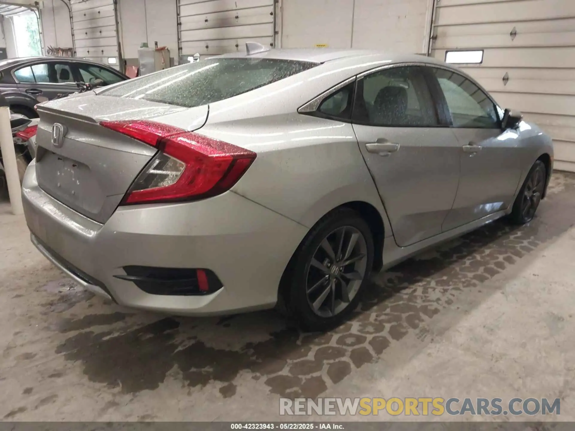 4 Фотография поврежденного автомобиля 19XFC1F39LE203988 HONDA CIVIC 2020