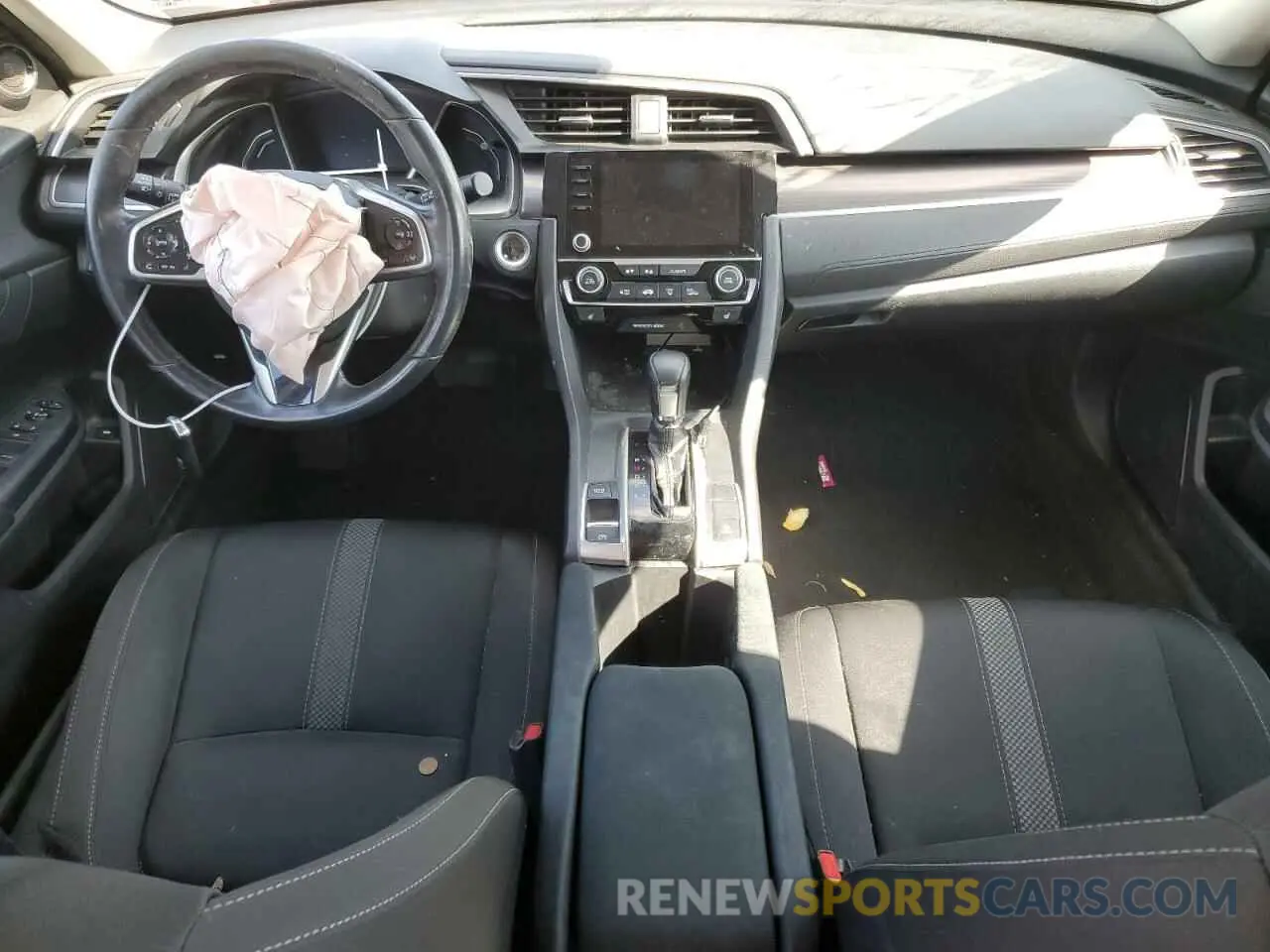 8 Фотография поврежденного автомобиля 19XFC1F3XLE003900 HONDA CIVIC 2020