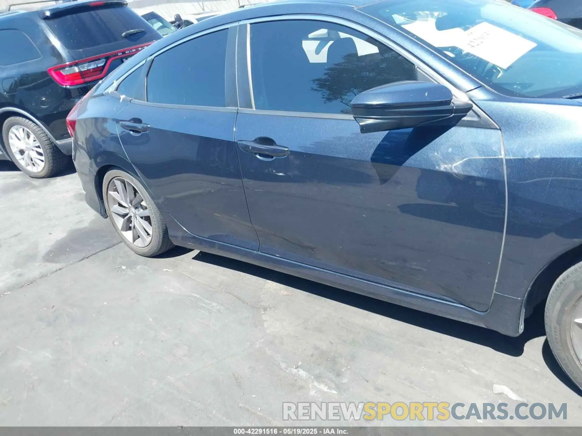 13 Photograph of a damaged car 19XFC1F3XLE212103 HONDA CIVIC 2020
