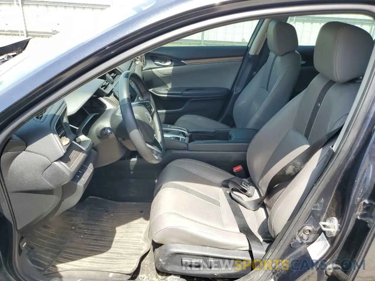 7 Фотография поврежденного автомобиля 19XFC1F73LE017348 HONDA CIVIC 2020