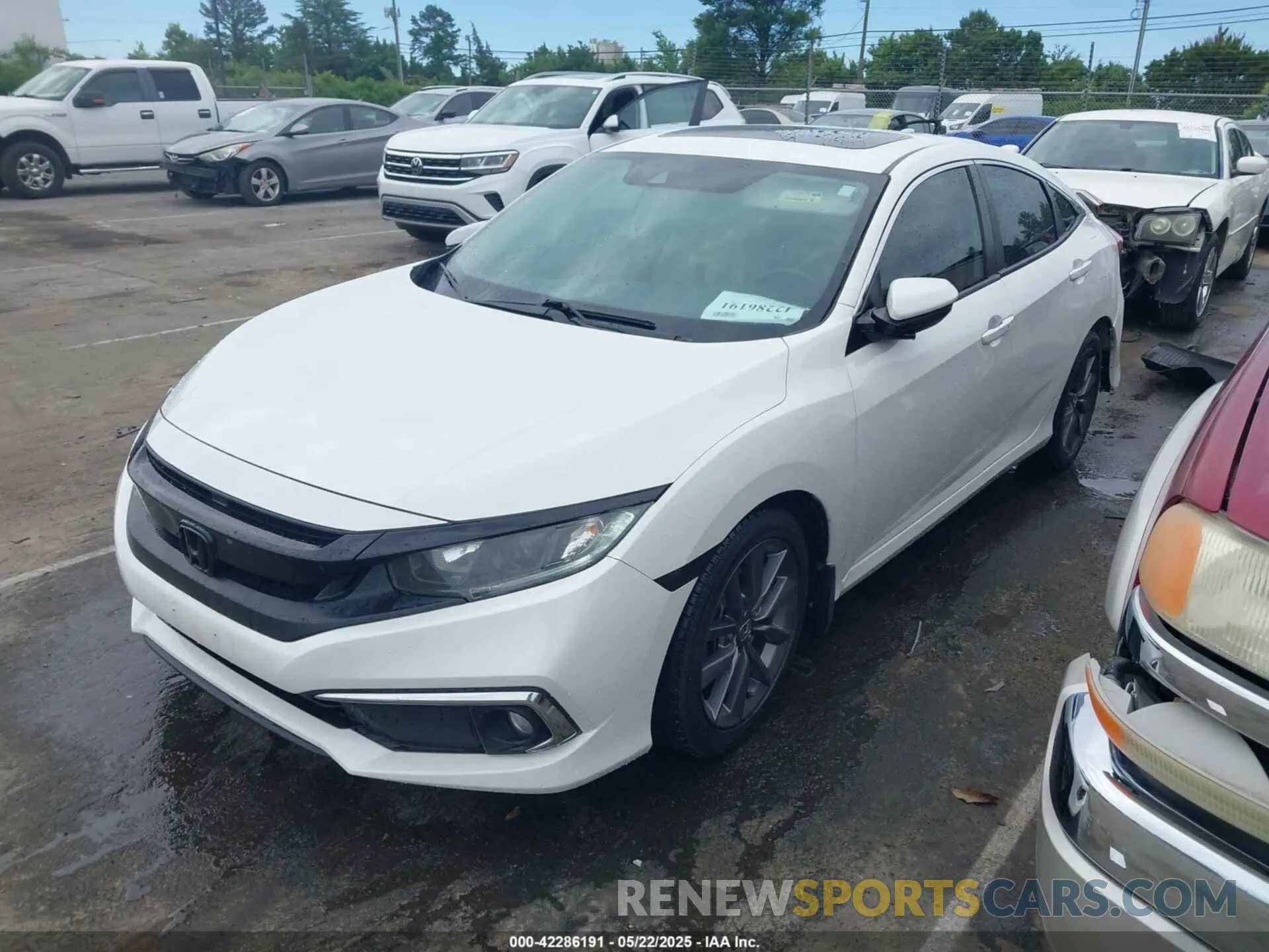 2 Фотография поврежденного автомобиля 19XFC1F74LE015155 HONDA CIVIC 2020