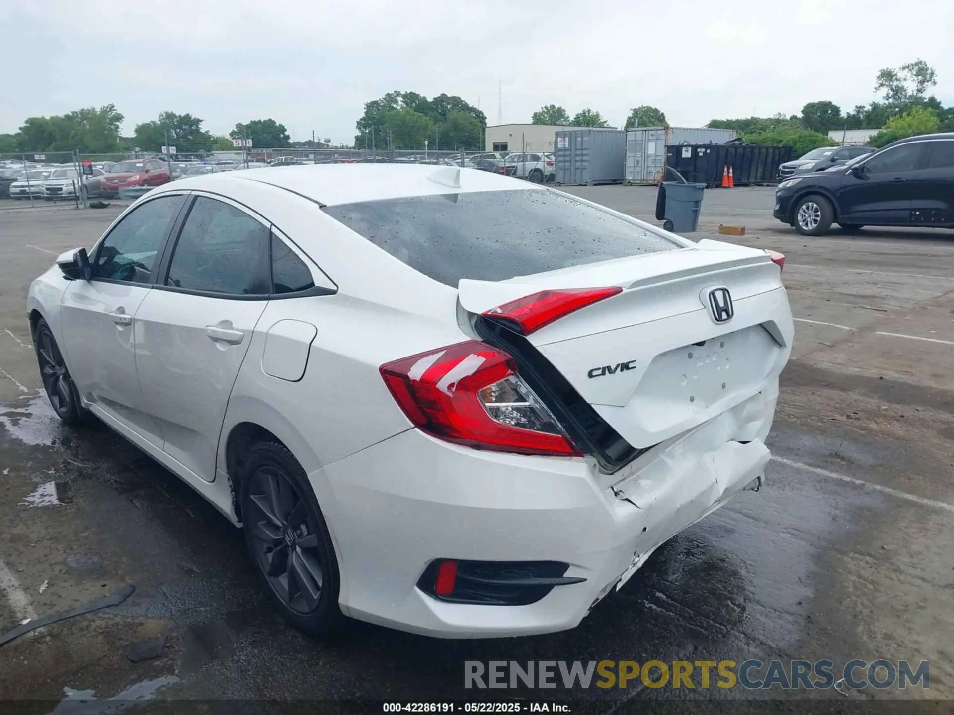 3 Фотография поврежденного автомобиля 19XFC1F74LE015155 HONDA CIVIC 2020
